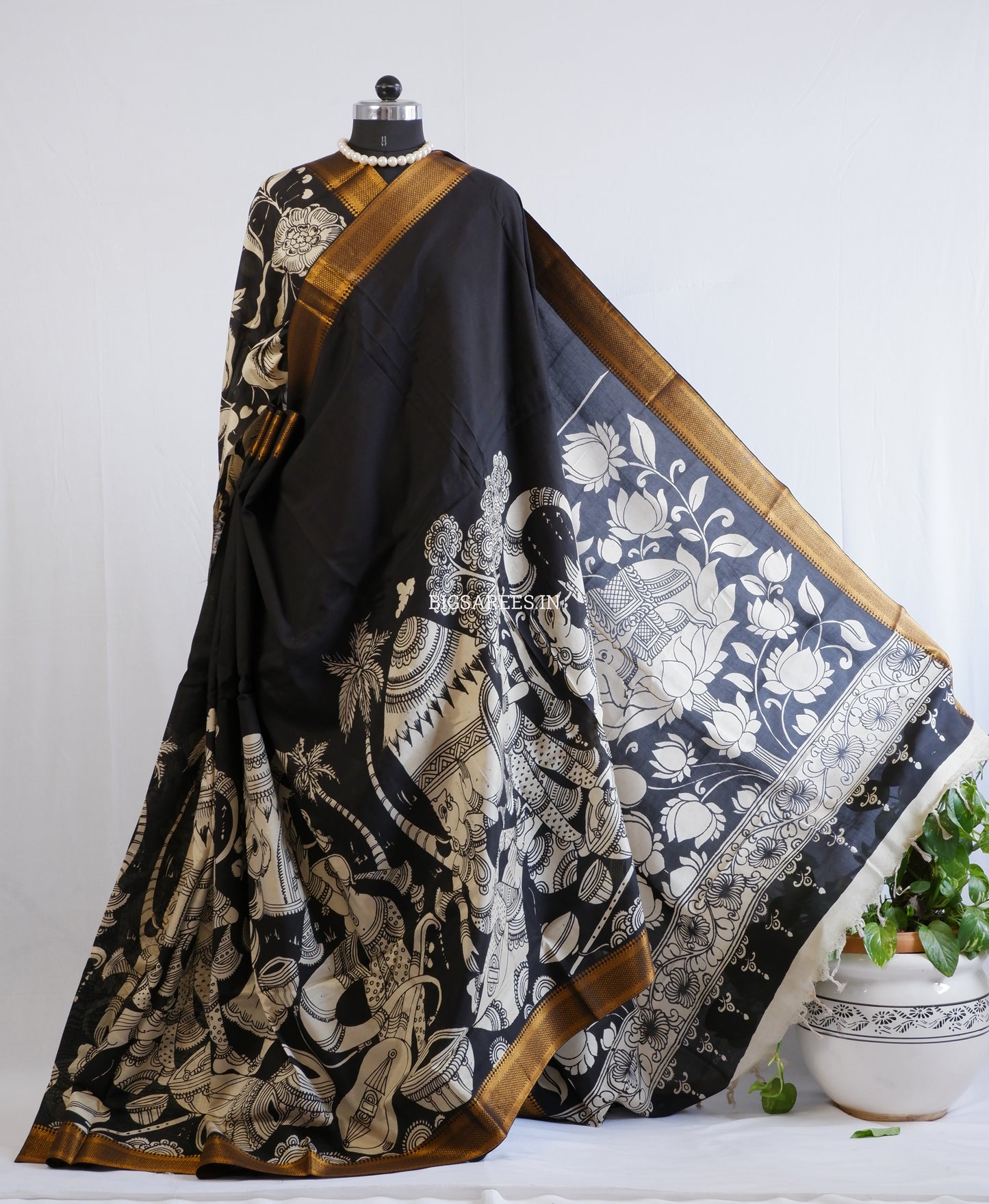 Pen Kalamkari Hand-Painted Saree with Blouse | Mangalgiri Silk | Black & White