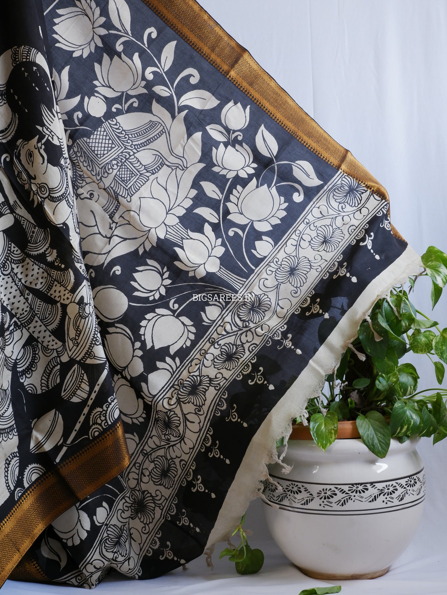 Pen Kalamkari Hand-Painted Saree with Blouse | Mangalgiri Silk | Black & White