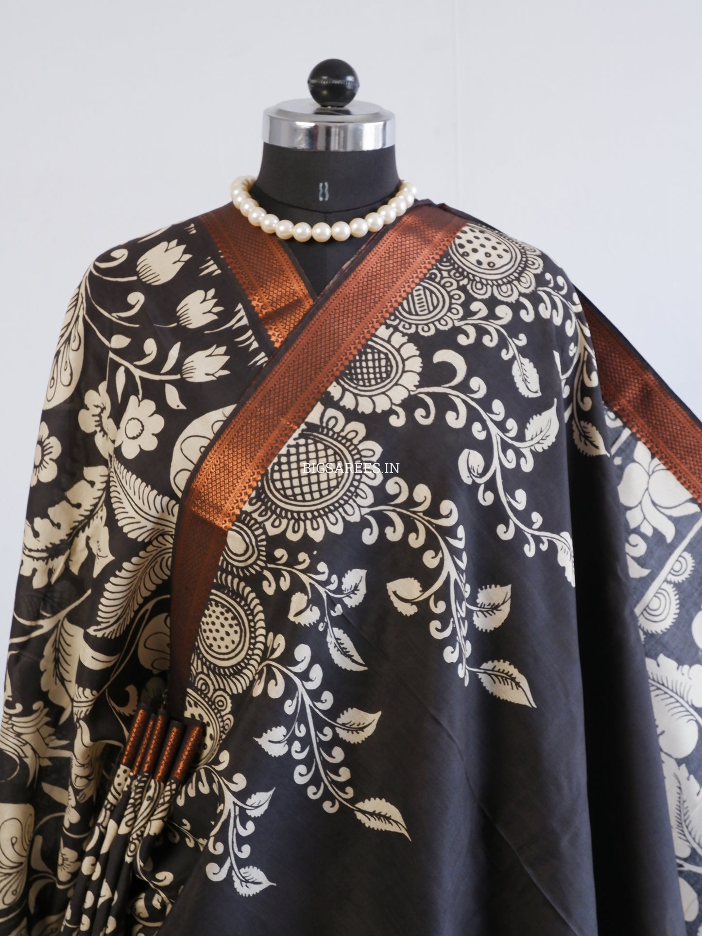 Pen Kalamkari Hand-Painted Saree with Blouse | Mangalgiri Silk | Black & White