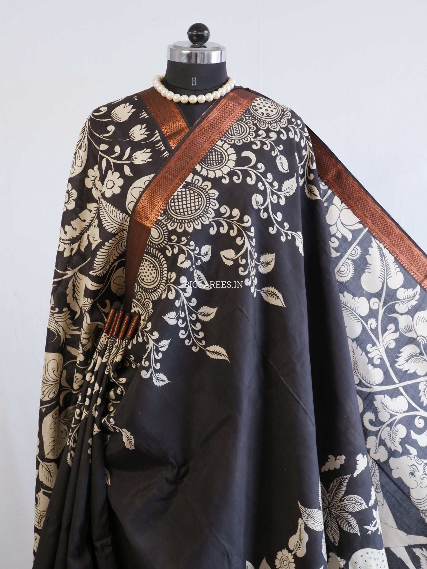 Pen Kalamkari Hand-Painted Saree with Blouse | Mangalgiri Silk | Black & White