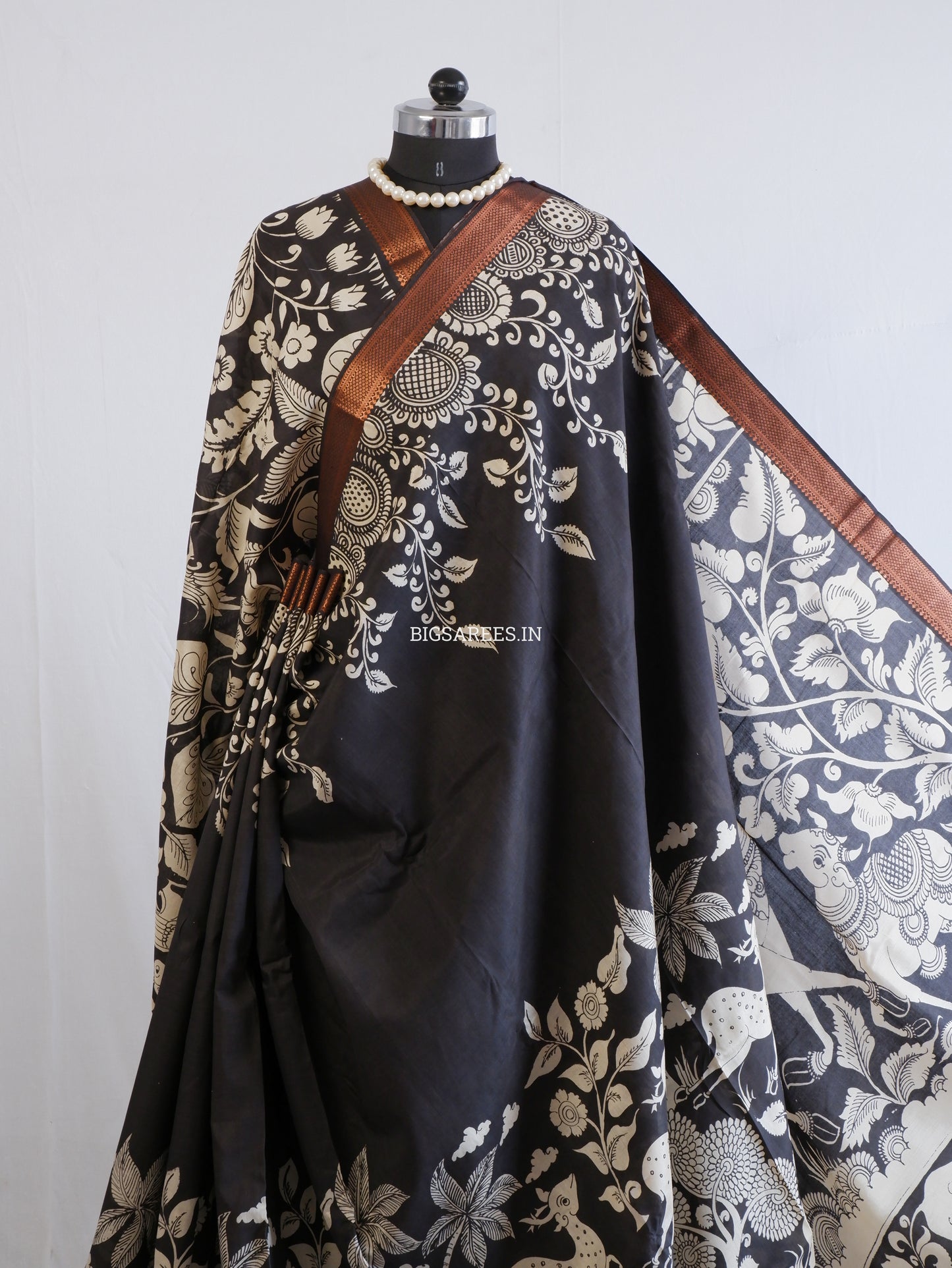 Pen Kalamkari Hand-Painted Saree with Blouse | Mangalgiri Silk | Black & White