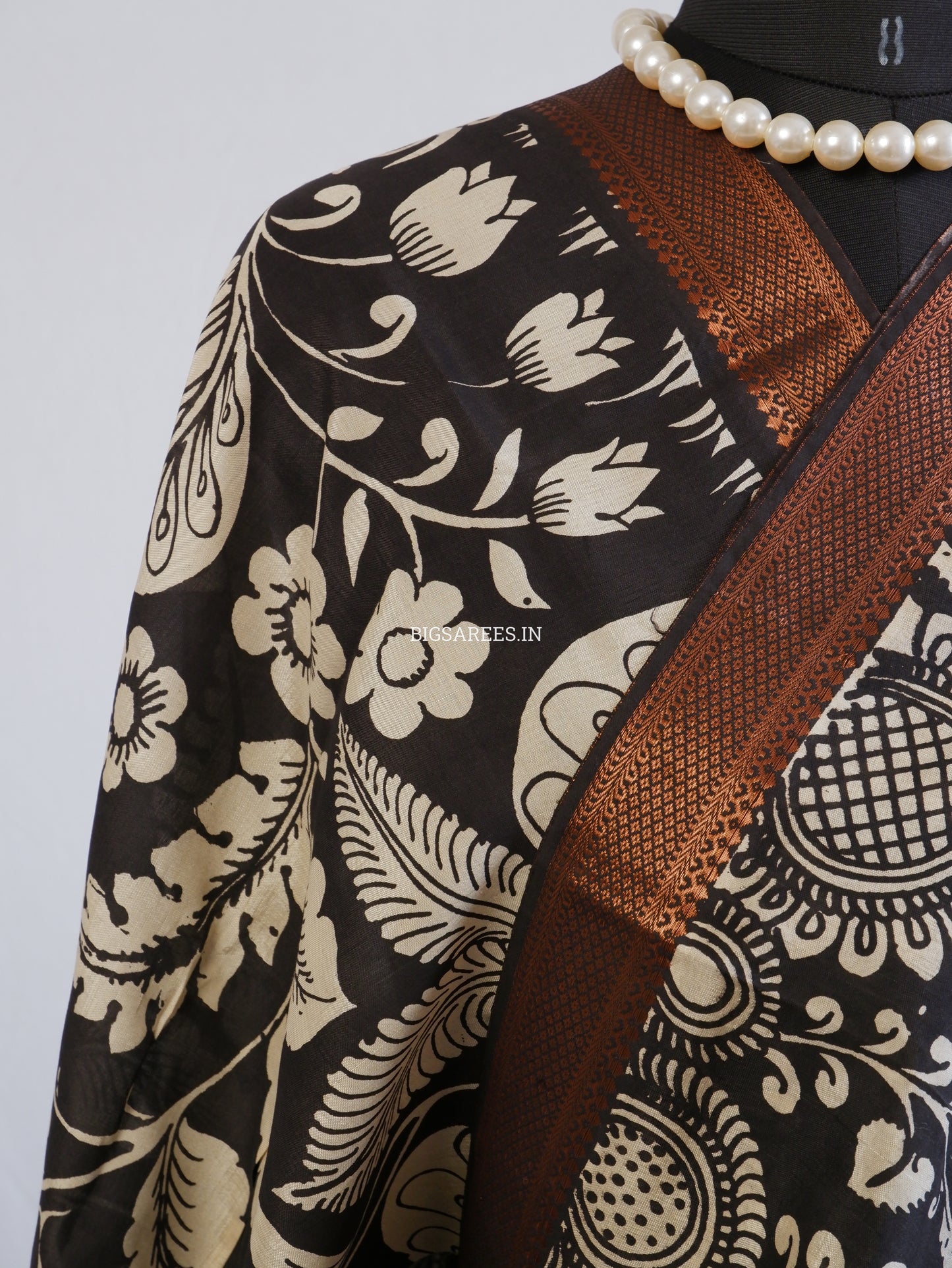Pen Kalamkari Hand-Painted Saree with Blouse | Mangalgiri Silk | Black & White