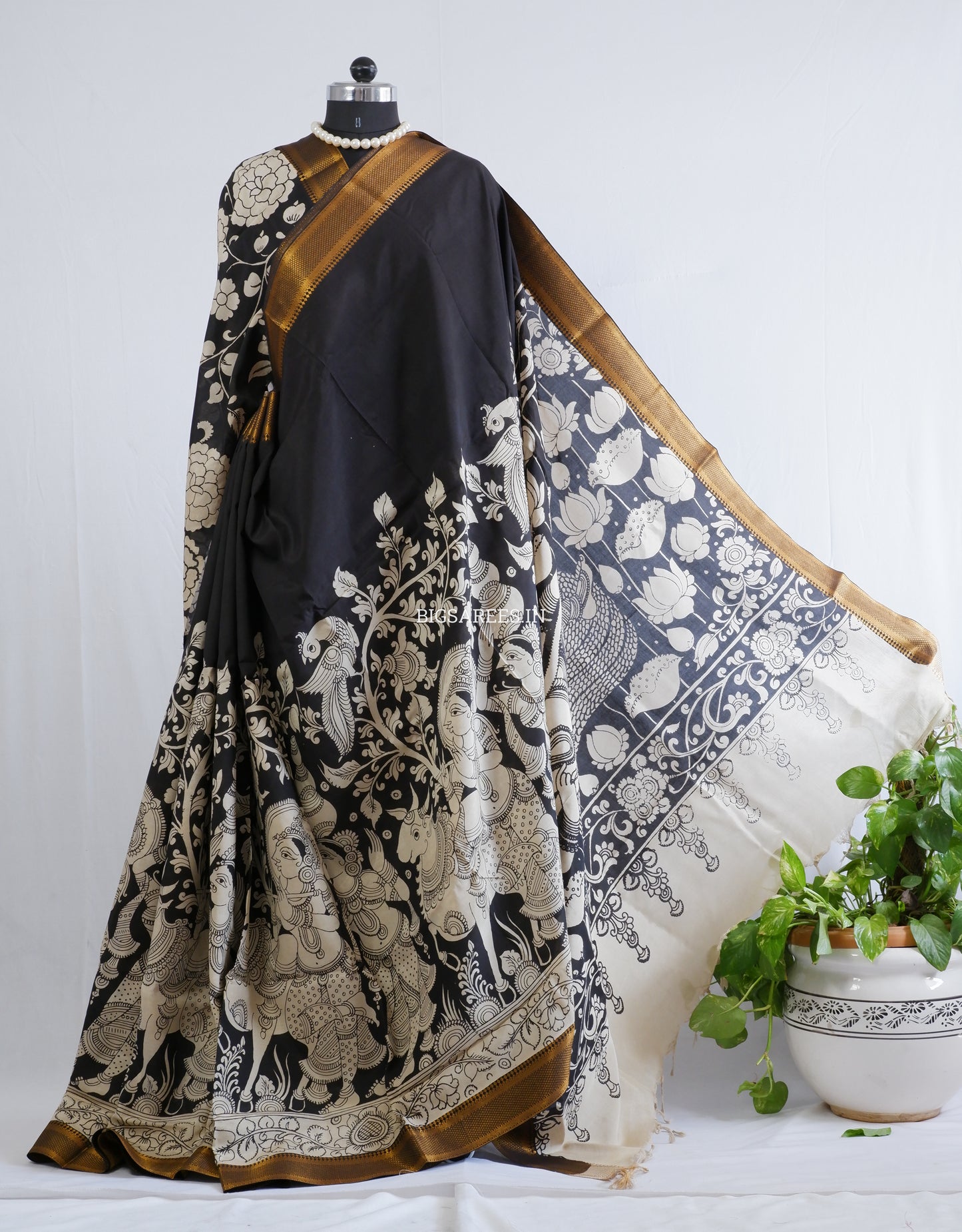 Pen Kalamkari Hand-Painted Saree with Blouse | Mangalgiri Silk | Black & White