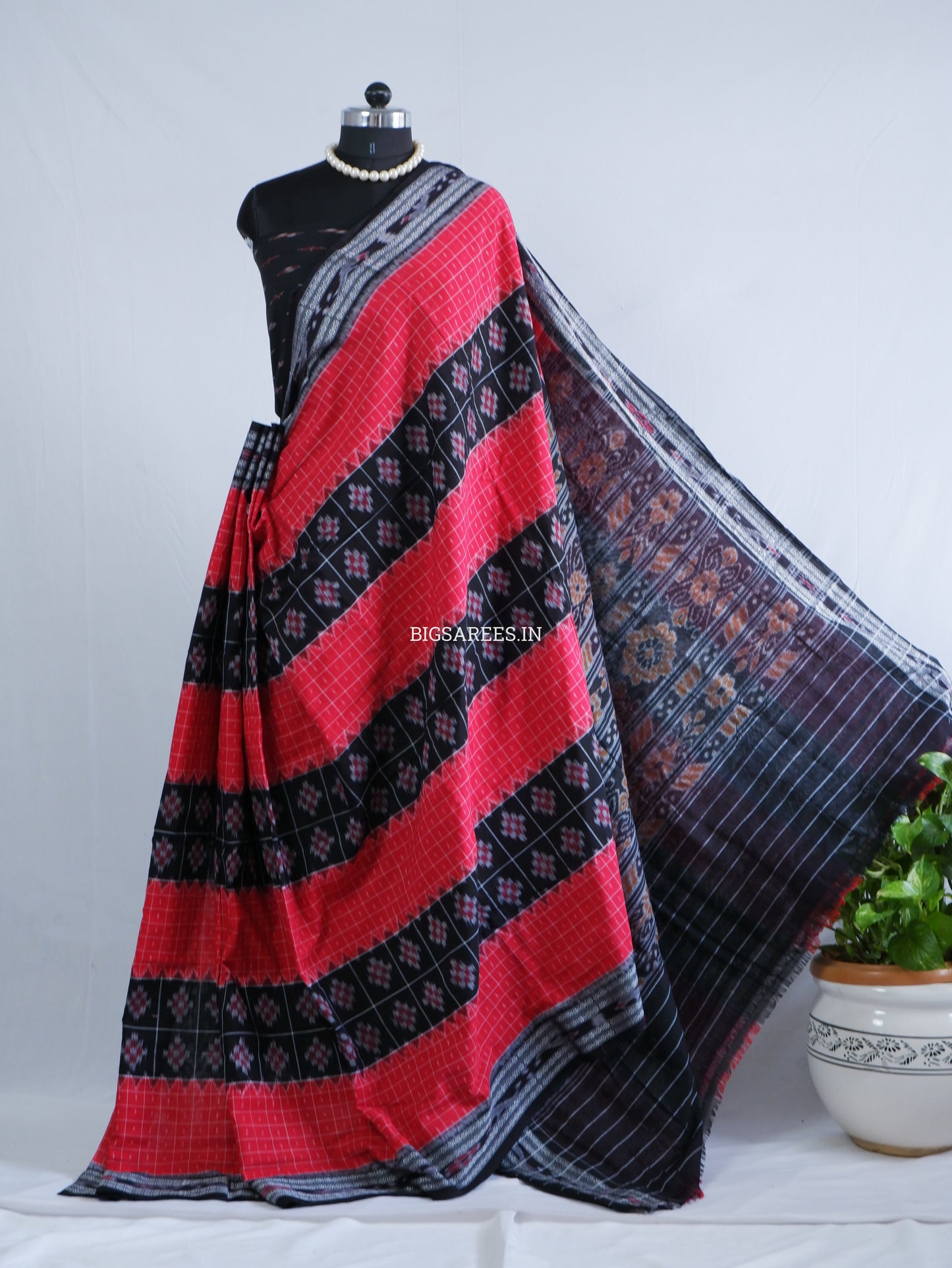 Sambalpuri Ikat Handwoven Saree | Cotton | Red/Black