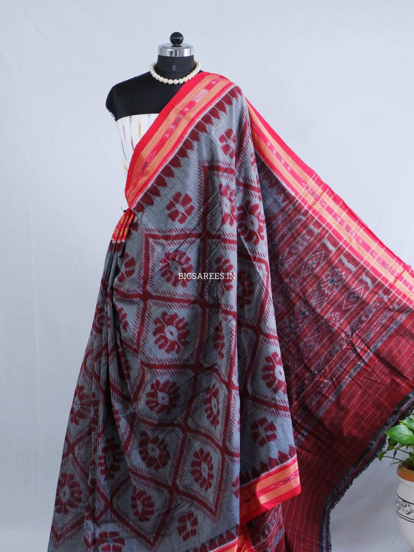 Sambalpuri Ikat Handwoven Saree | Cotton | Grey