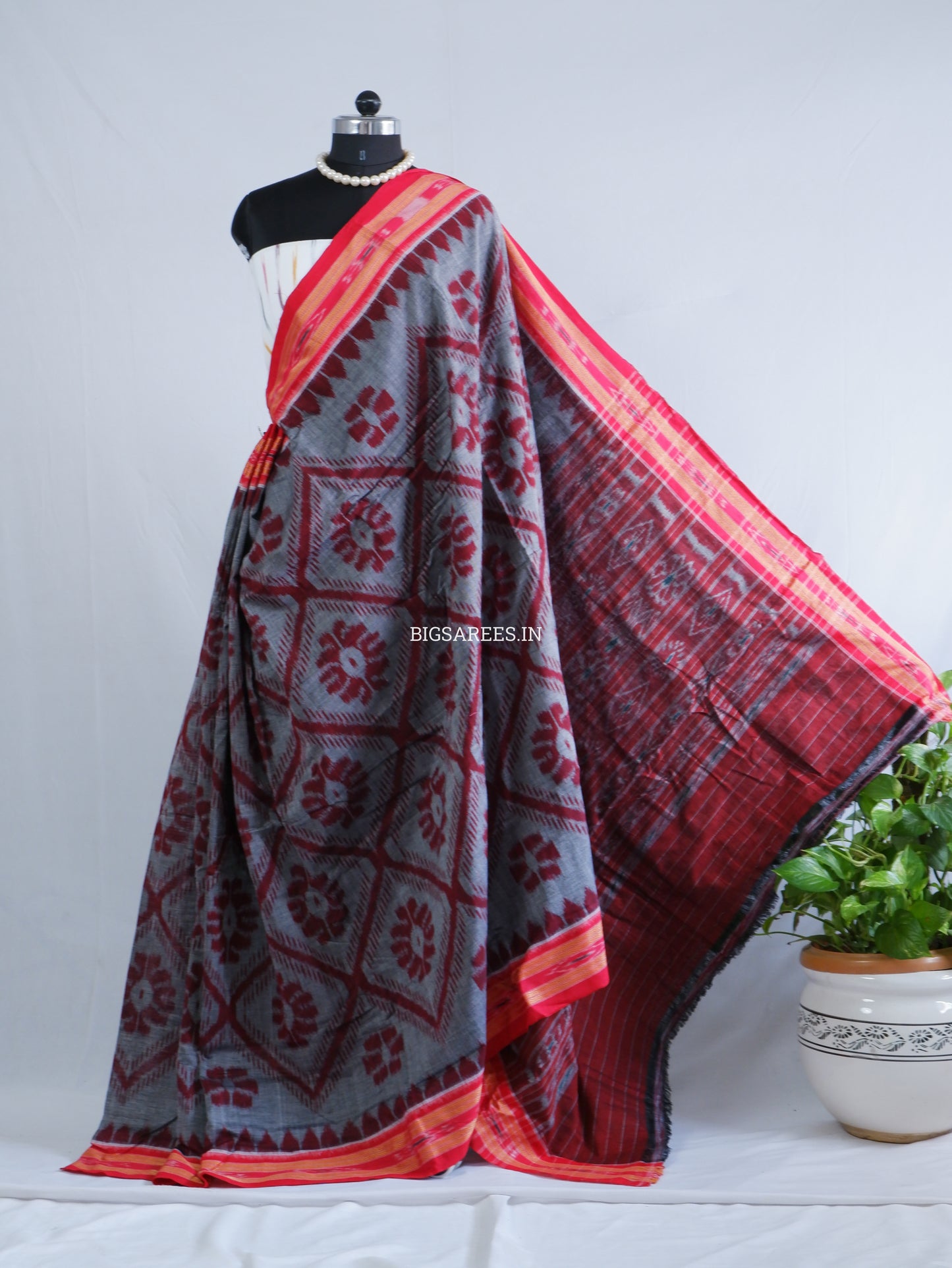 Sambalpuri Ikat Handwoven Saree | Cotton | Grey