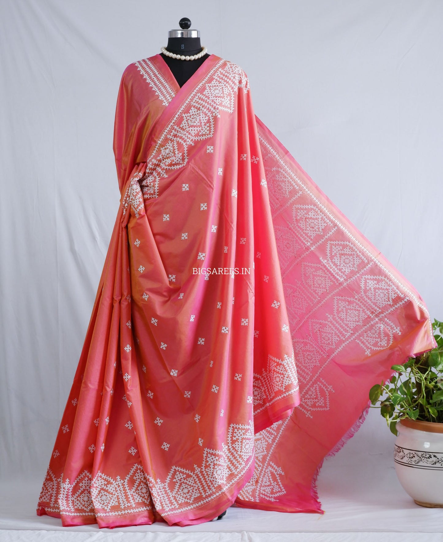 Kutchi/Gujarati Hand Embroidered Saree  | Blended Bangalore Silk / Art Silk | Carrot Pink (Dual Tone)