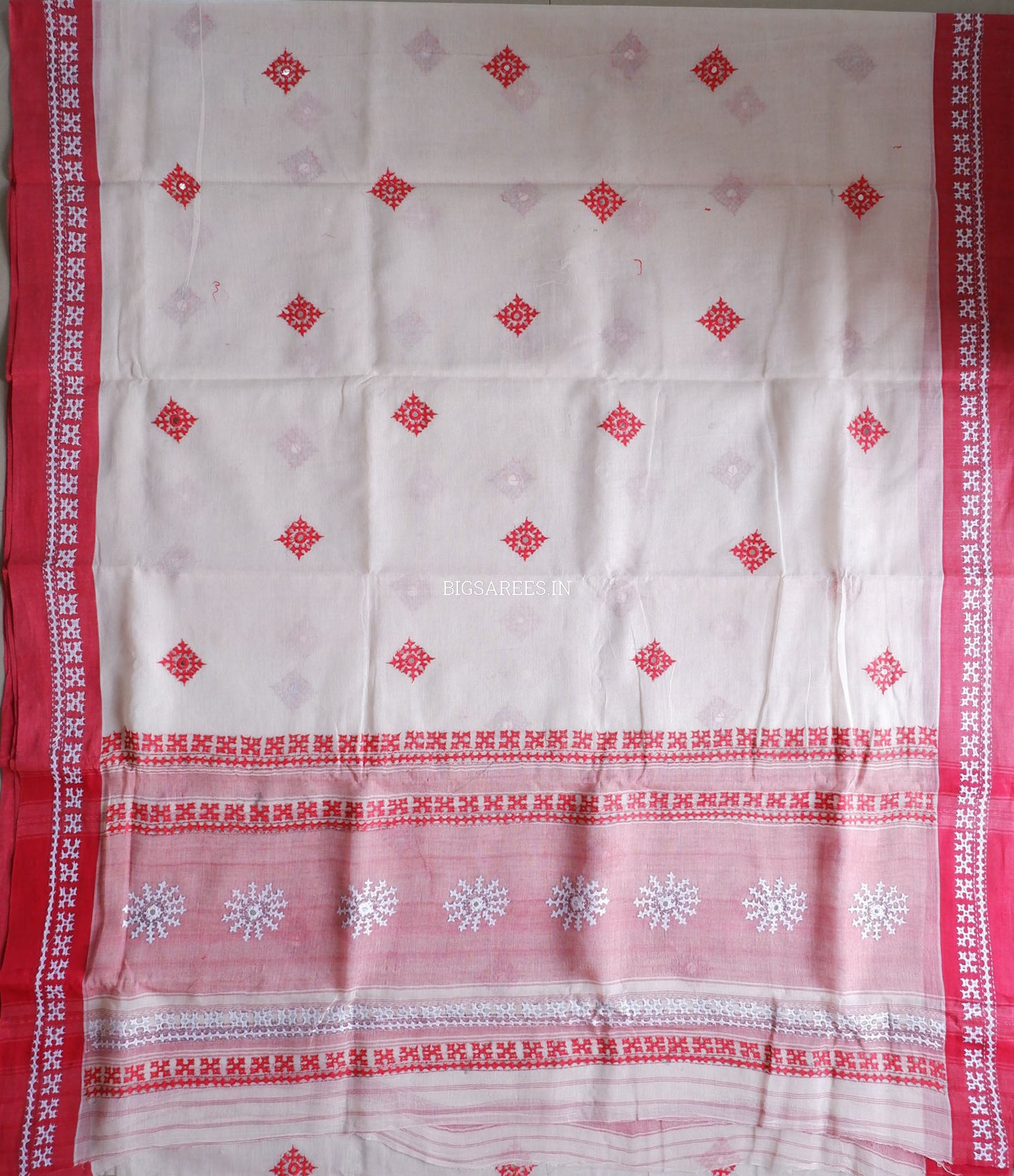 Kutchi Hand-Embroidered Saree with Blouse Piece | Dhonekhali Cotton | White/Red
