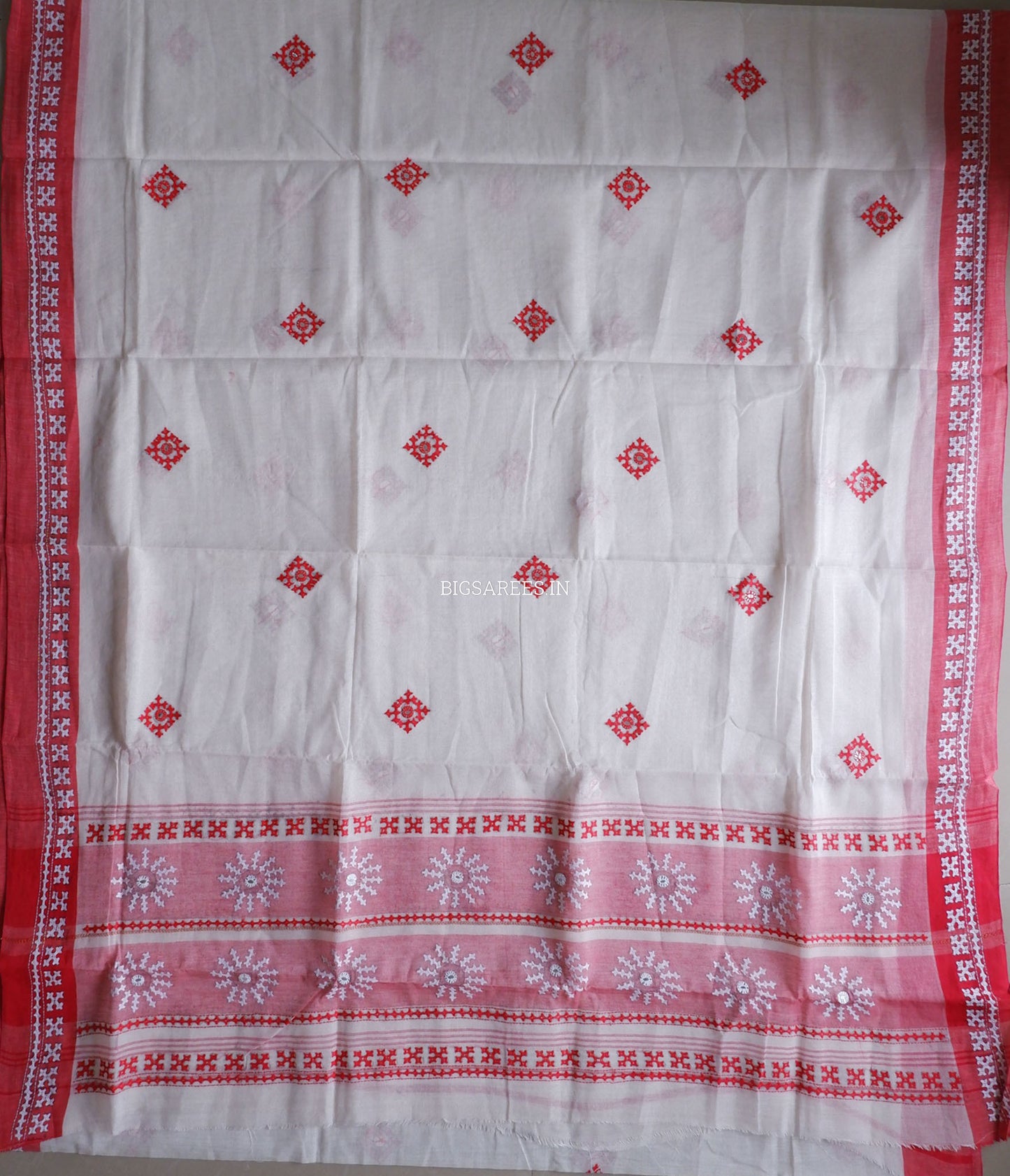 Kutchi Hand-Embroidered Saree with Blouse Piece | Dhonekhali Cotton | White/Red