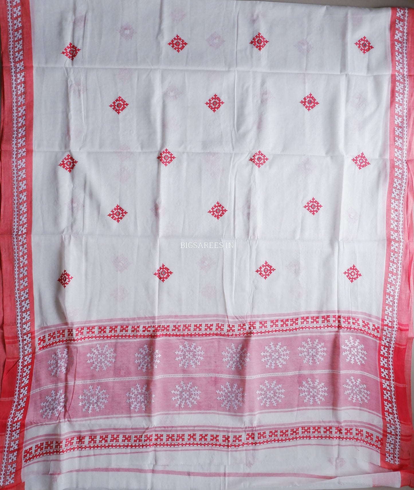 Kutchi Hand-Embroidered Saree with Blouse Piece | Dhonekhali Cotton | White/Red