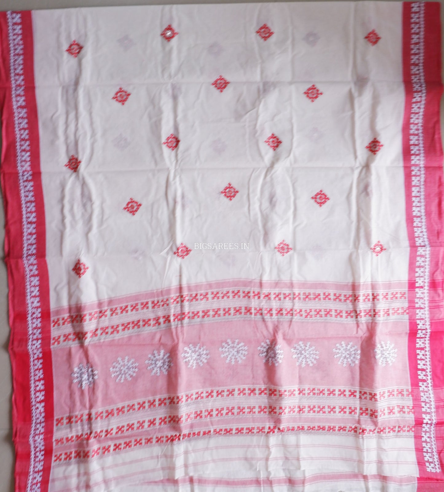 Kutchi Hand-Embroidered Saree with Blouse Piece | Dhonekhali Cotton | White/Red