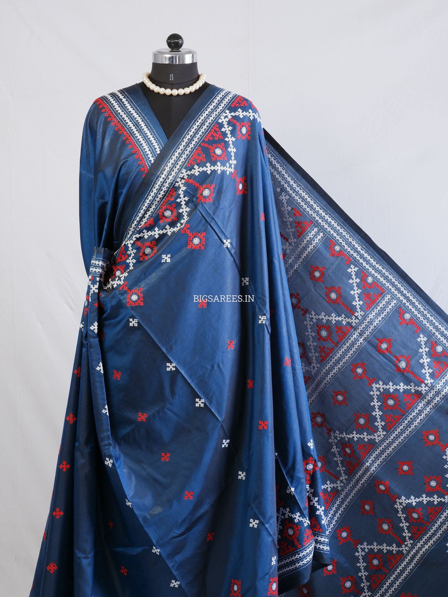 Kutchi/Gujarati Hand Embroidered Saree  | Blended Bangalore Silk / Art Silk | Cerulean Blue
