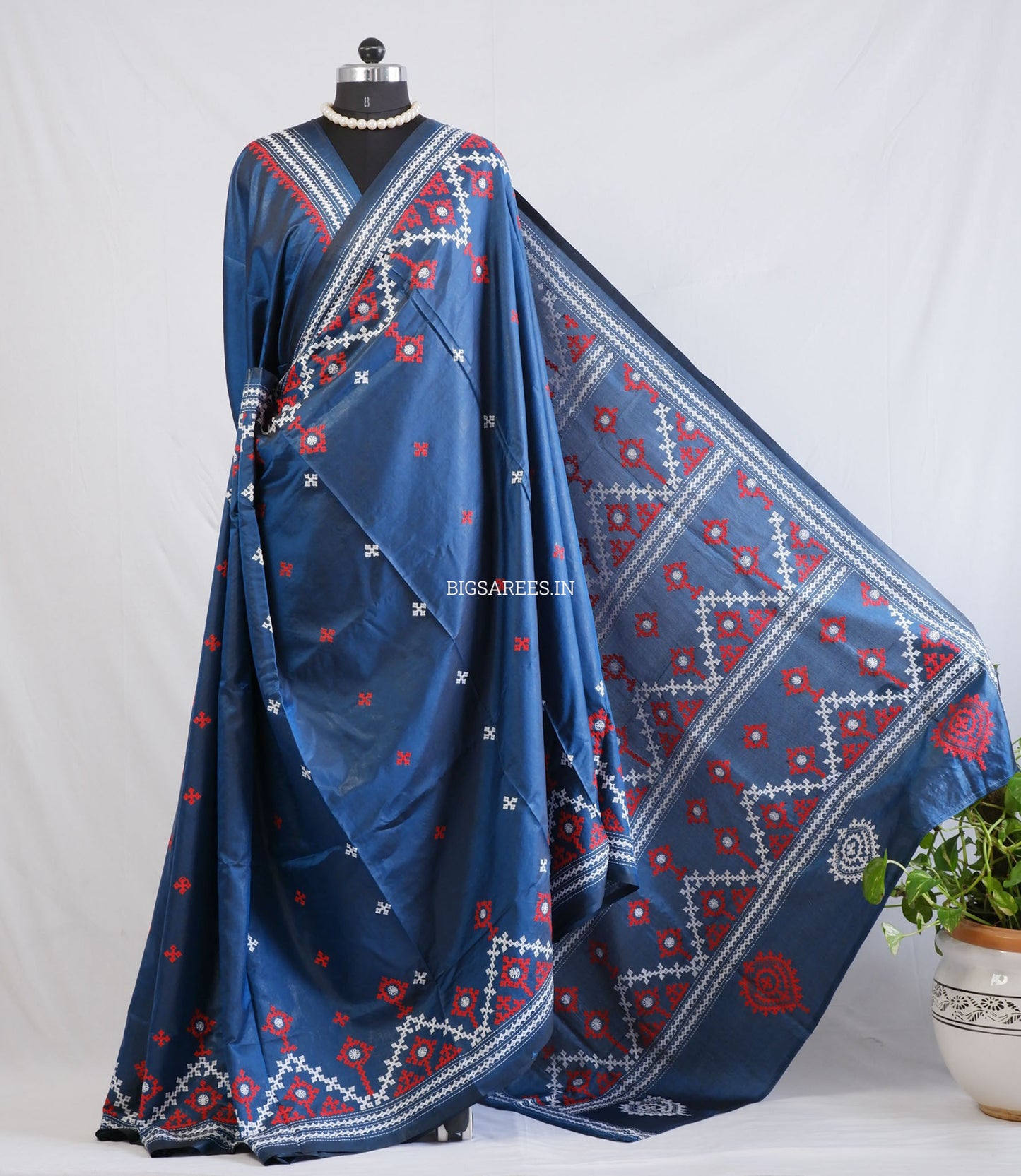 Kutchi/Gujarati Hand Embroidered Saree  | Blended Bangalore Silk / Art Silk | Cerulean Blue