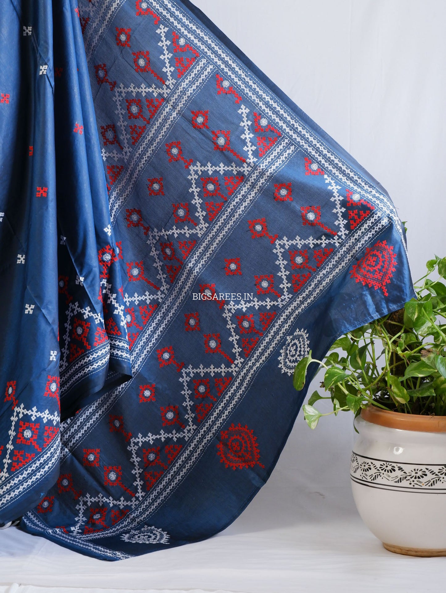 Kutchi/Gujarati Hand Embroidered Saree  | Blended Bangalore Silk / Art Silk | Cerulean Blue