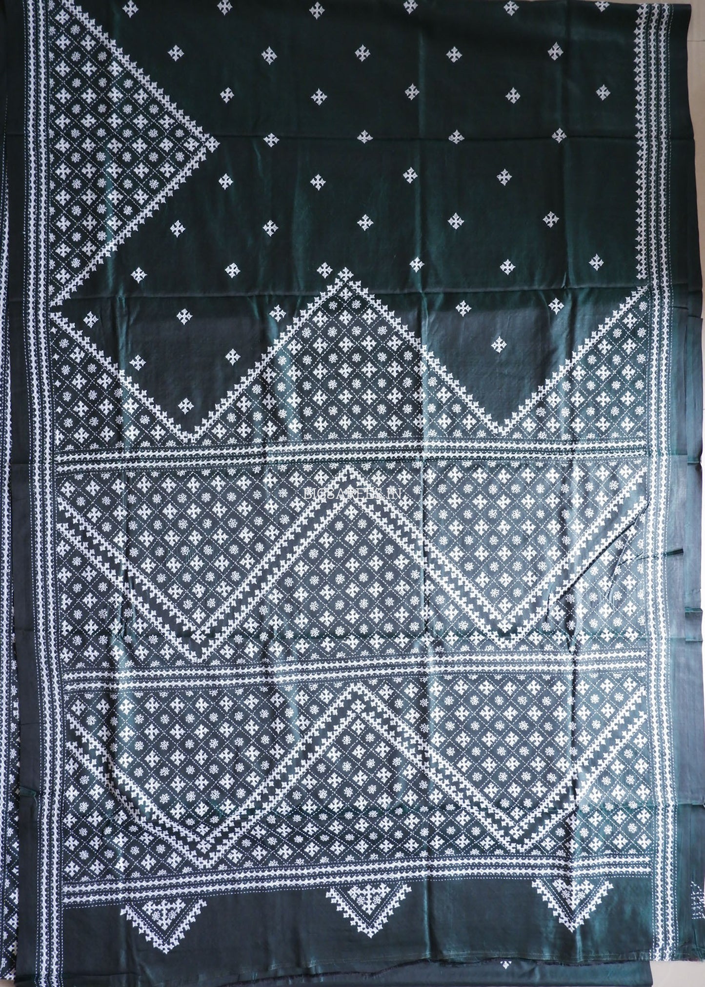 Kutchi/Gujarati Hand Embroidered Saree  | Blended Bangalore Silk / Art Silk | Emerald Green