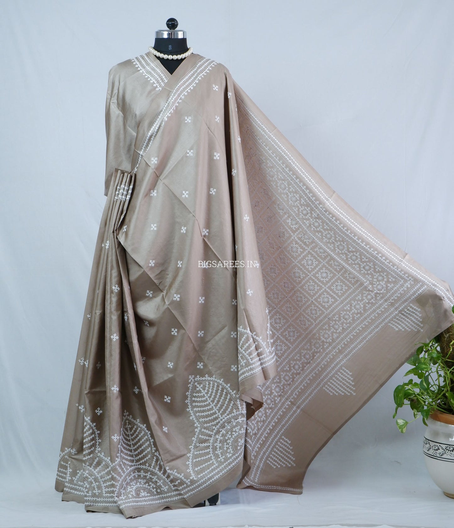 Kutchi/Gujarati Hand Embroidered Saree  | Blended Bangalore Silk / Art Silk | Khaki