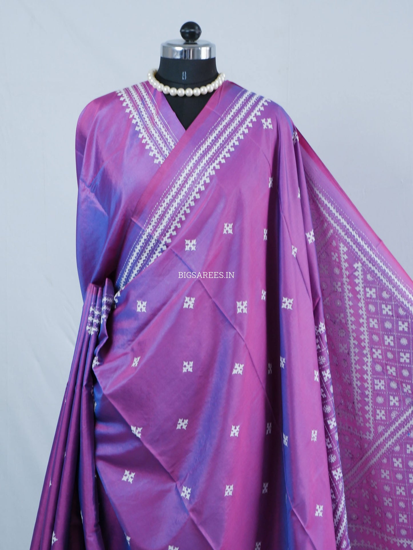 Kutchi/Gujarati Hand Embroidered Saree  | Blended Bangalore Silk / Art Silk | Fuchsia