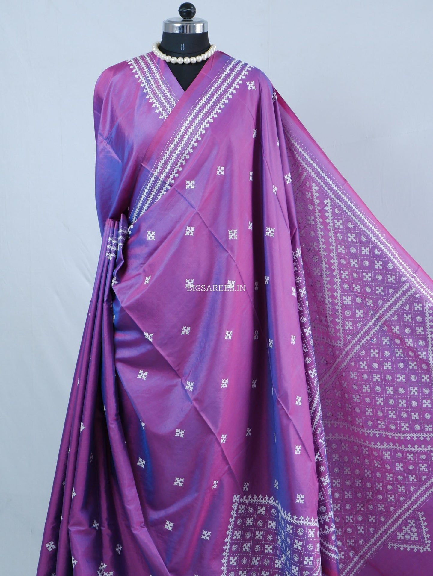 Kutchi/Gujarati Hand Embroidered Saree  | Blended Bangalore Silk / Art Silk | Fuchsia
