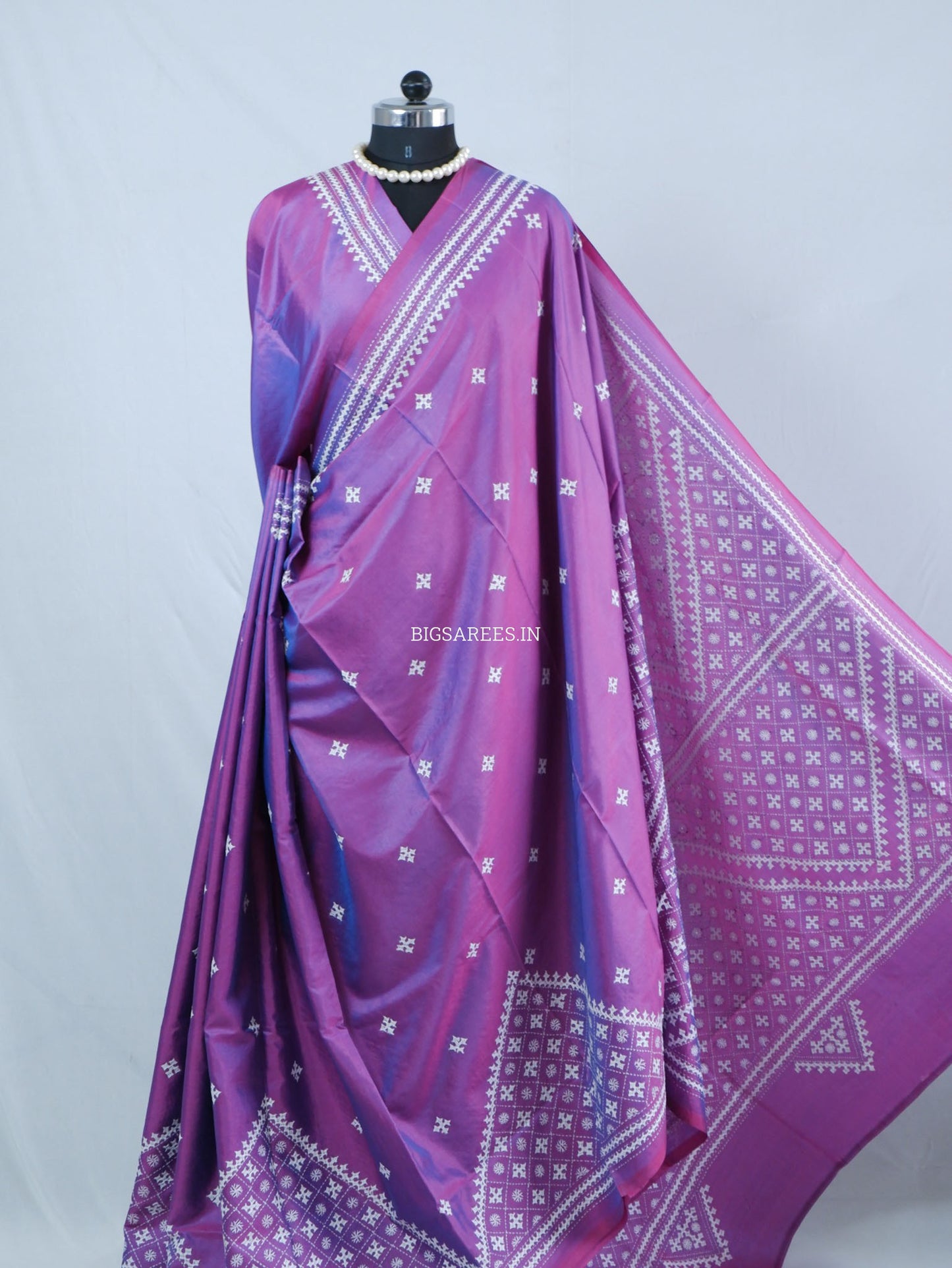 Kutchi/Gujarati Hand Embroidered Saree  | Blended Bangalore Silk / Art Silk | Fuchsia