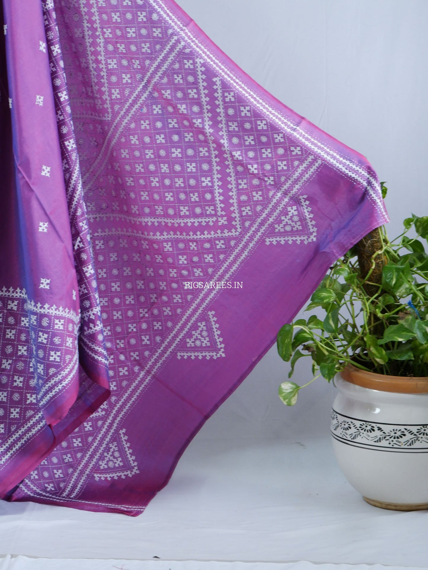 Kutchi/Gujarati Hand Embroidered Saree  | Blended Bangalore Silk / Art Silk | Fuchsia