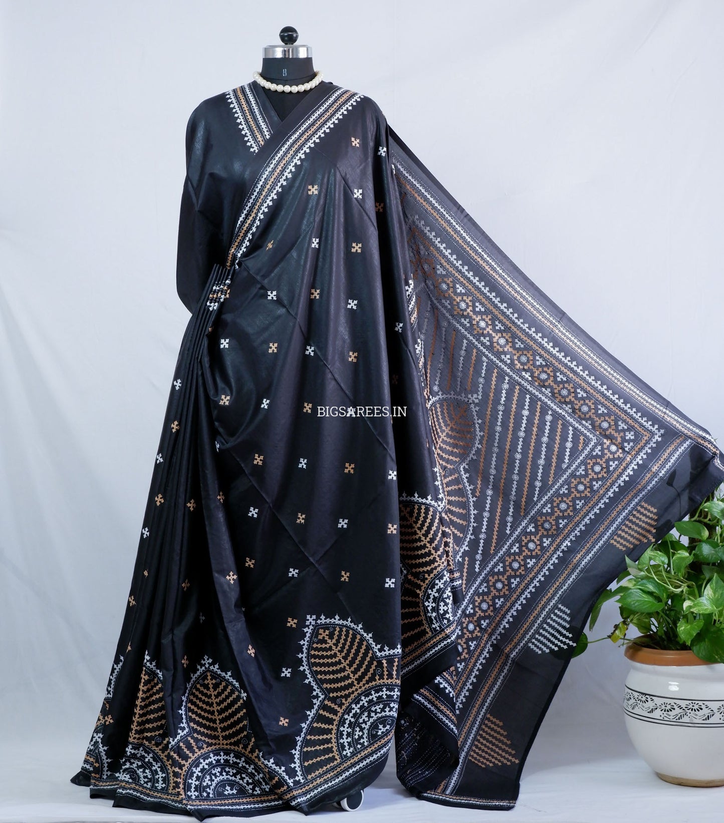 Kutchi/Gujarati Hand Embroidered Saree  | Blended Bangalore Silk / Art Silk | Black