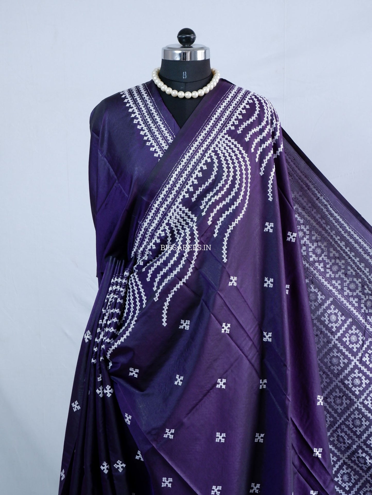 Kutchi/Gujarati Hand Embroidered Saree  | Blended Bangalore Silk / Art Silk | Purple