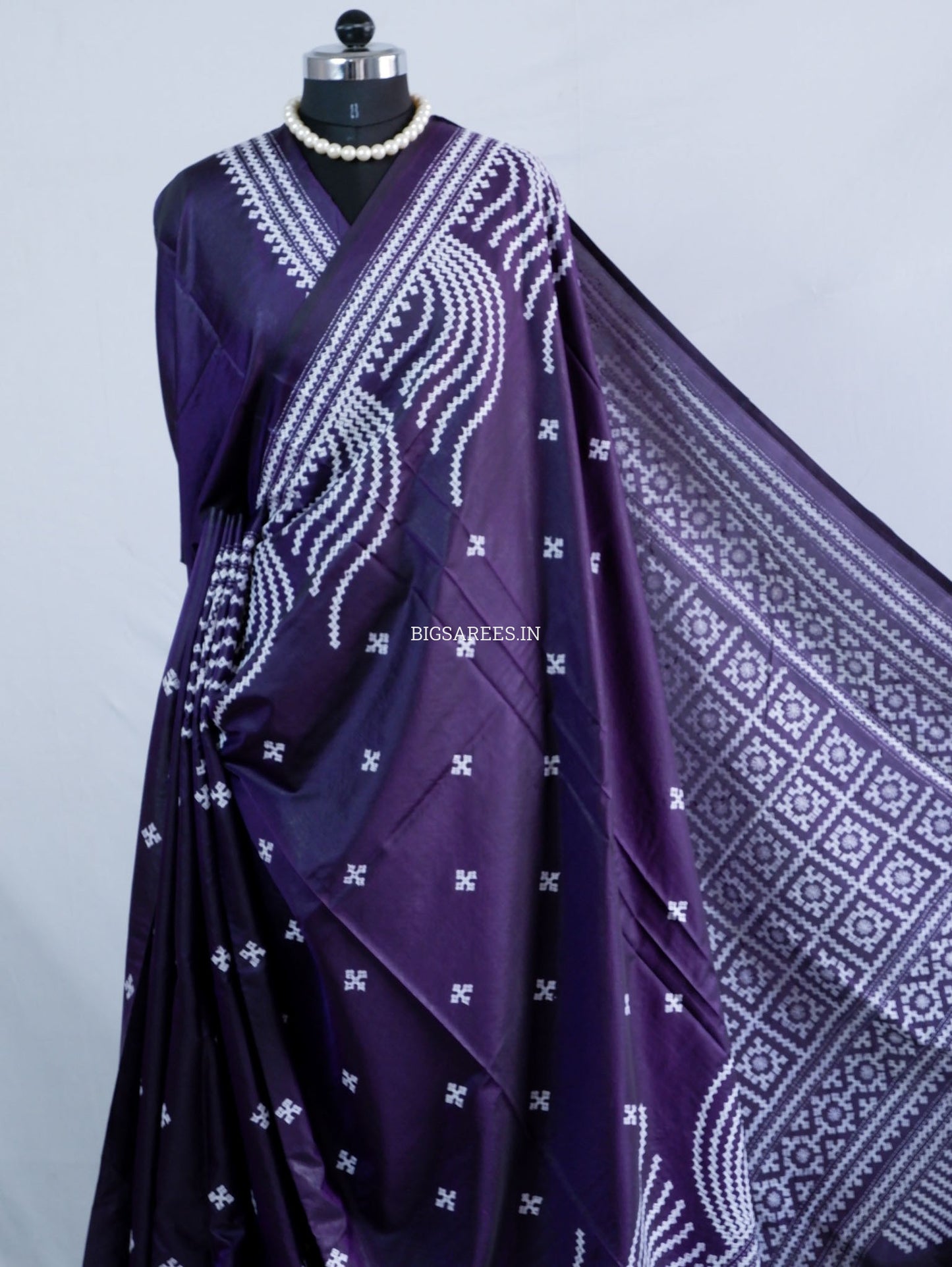 Kutchi/Gujarati Hand Embroidered Saree  | Blended Bangalore Silk / Art Silk | Purple