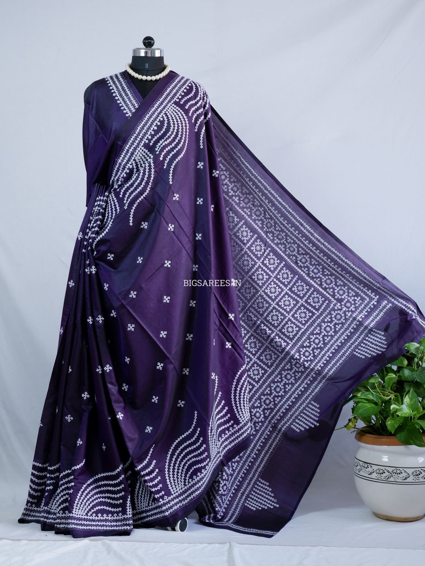 Kutchi/Gujarati Hand Embroidered Saree  | Blended Bangalore Silk / Art Silk | Purple