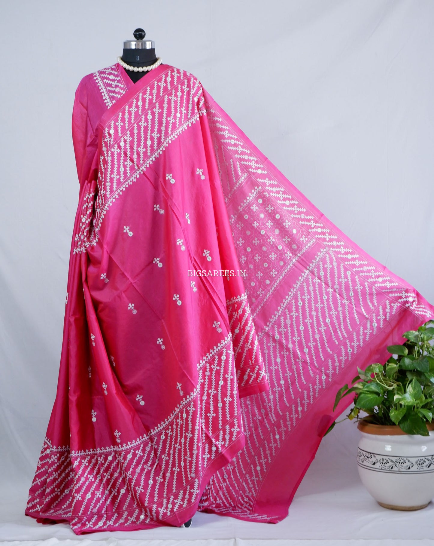 Kutchi/Gujarati Stitch Hand Embroidered Saree | Art Silk | Foil Mirror | Pink