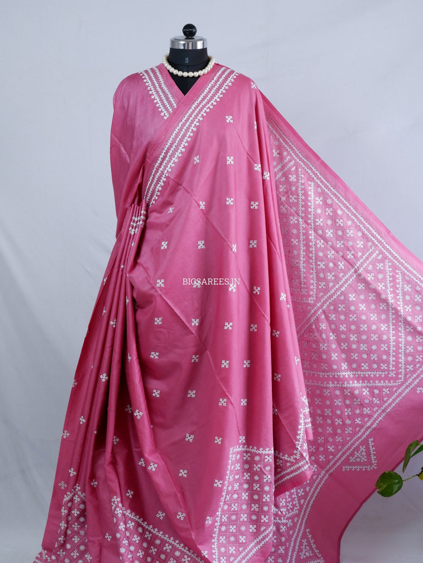 Kutchi/Gujarati Hand Embroidered Saree  | Blended Bangalore Silk / Art Silk | Pink