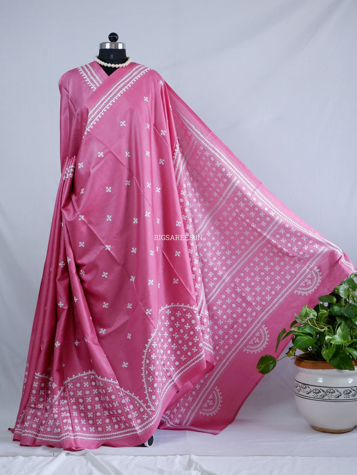 Kutchi/Gujarati Hand Embroidered Saree  | Blended Bangalore Silk / Art Silk | Pink