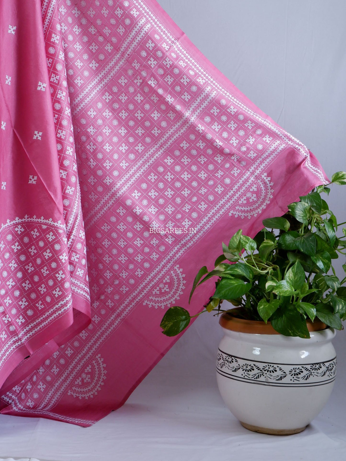 Kutchi/Gujarati Hand Embroidered Saree  | Blended Bangalore Silk / Art Silk | Pink