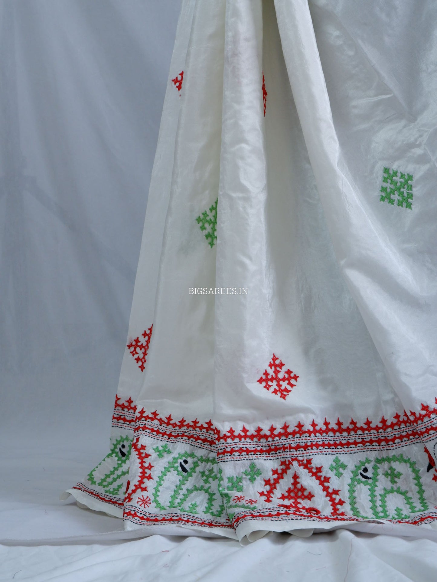 Kutchi/Gujarati Stitch Hand Embroidered Saree | Art Silk | Real Mirror Work | White