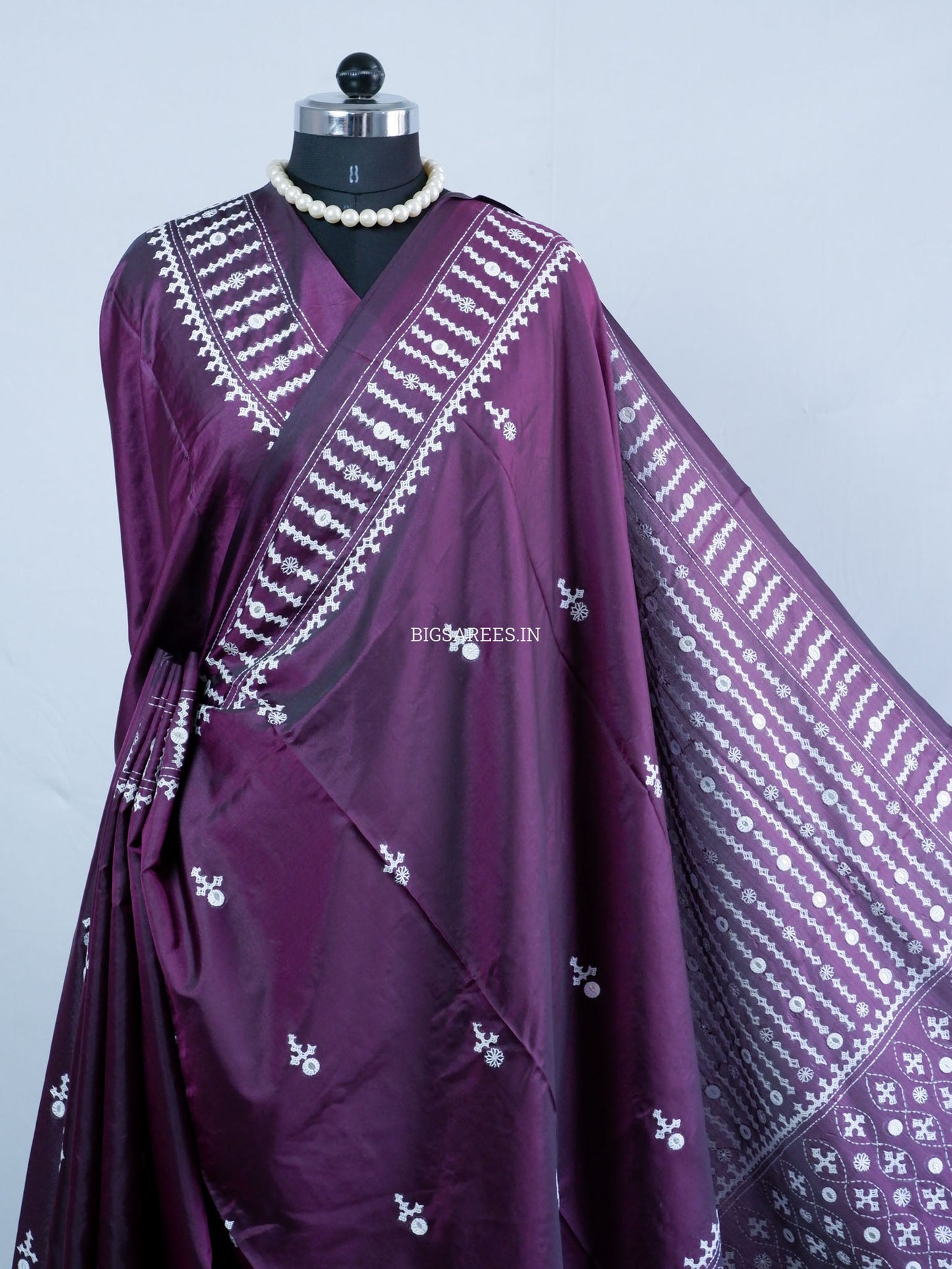 Kutchi/Gujarati Stitch Hand Embroidered Saree | Art Silk | Foil Mirror | Dark Purple