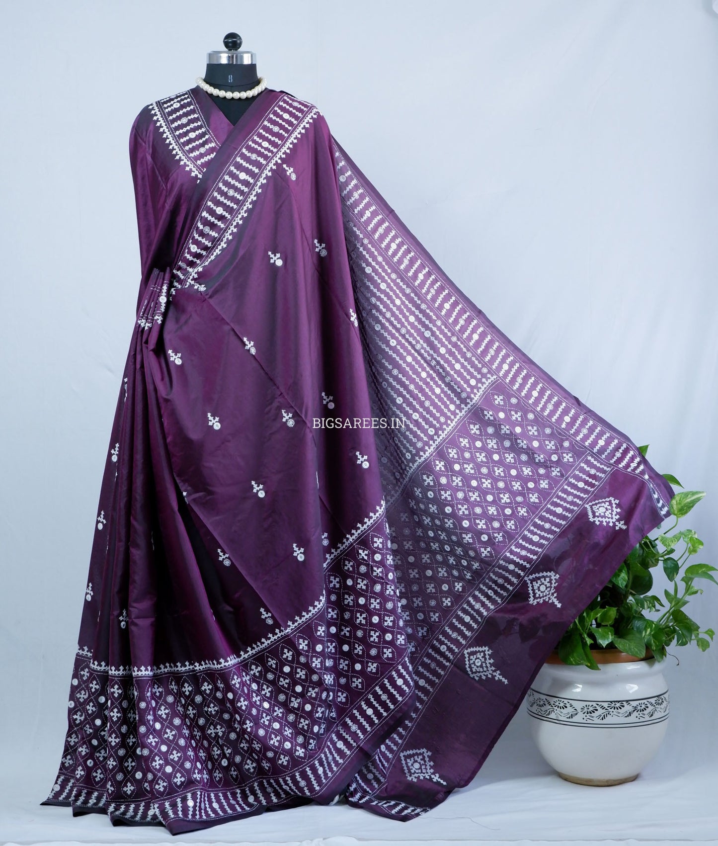 Kutchi/Gujarati Stitch Hand Embroidered Saree | Art Silk | Foil Mirror | Dark Purple