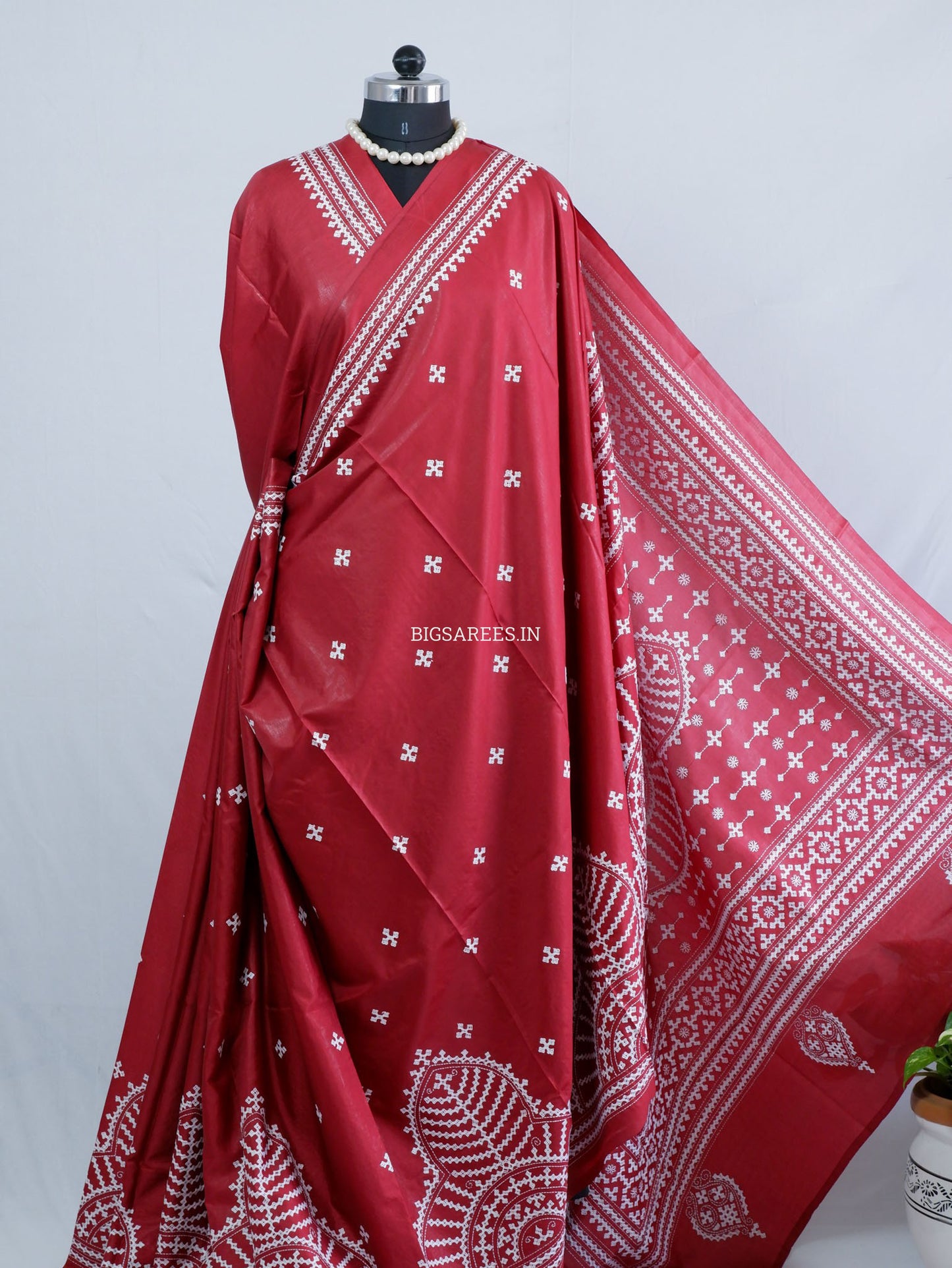 Kutchi/Gujarati Hand Embroidered Saree  | Blended Bangalore Silk / Art Silk | Red