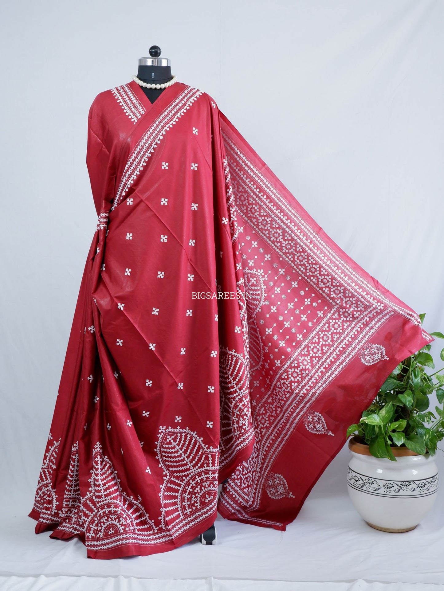 Kutchi/Gujarati Hand Embroidered Saree  | Blended Bangalore Silk / Art Silk | Red