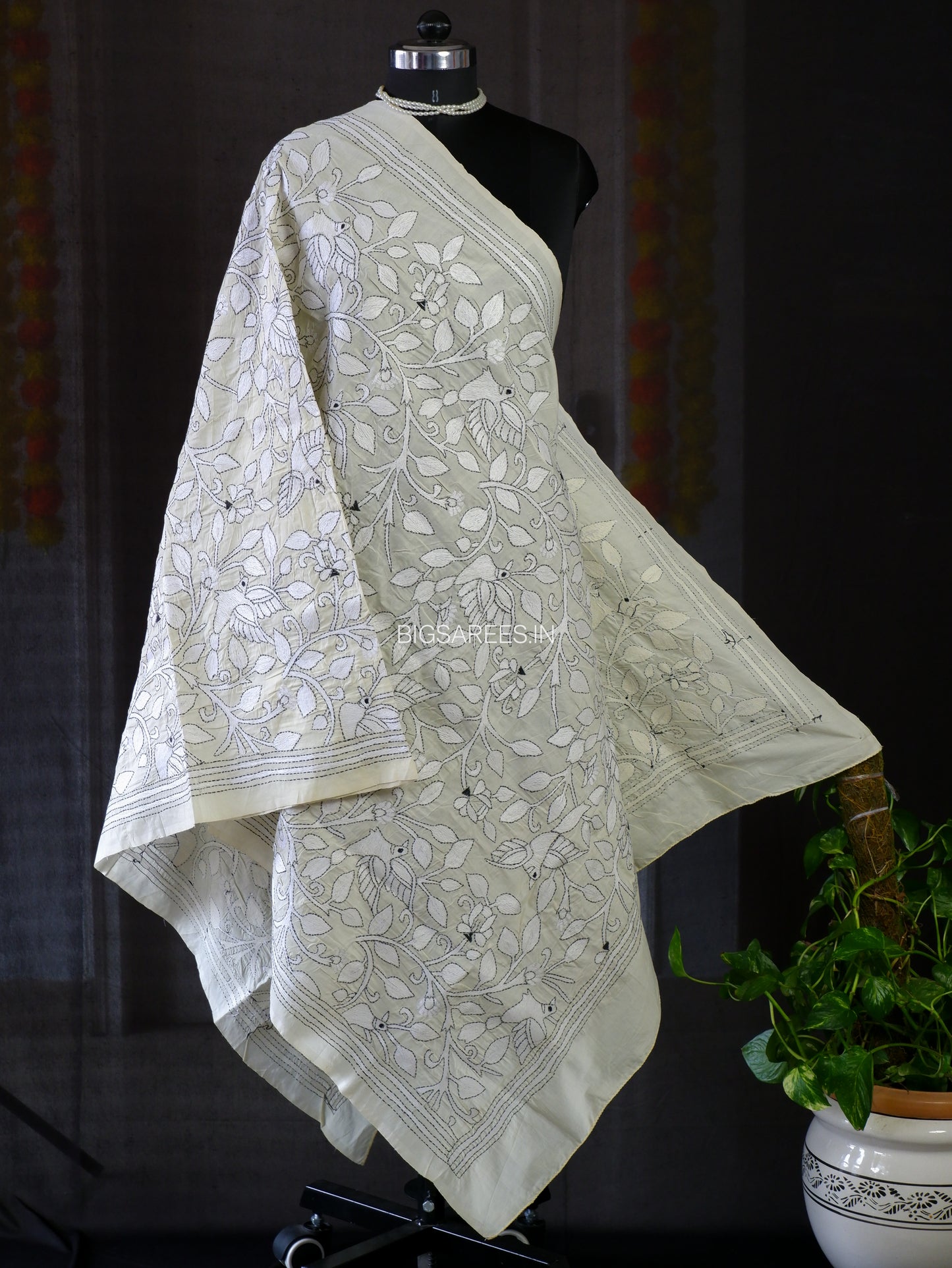 Kantha Stitch Dupatta | Tussar Silk | Cream