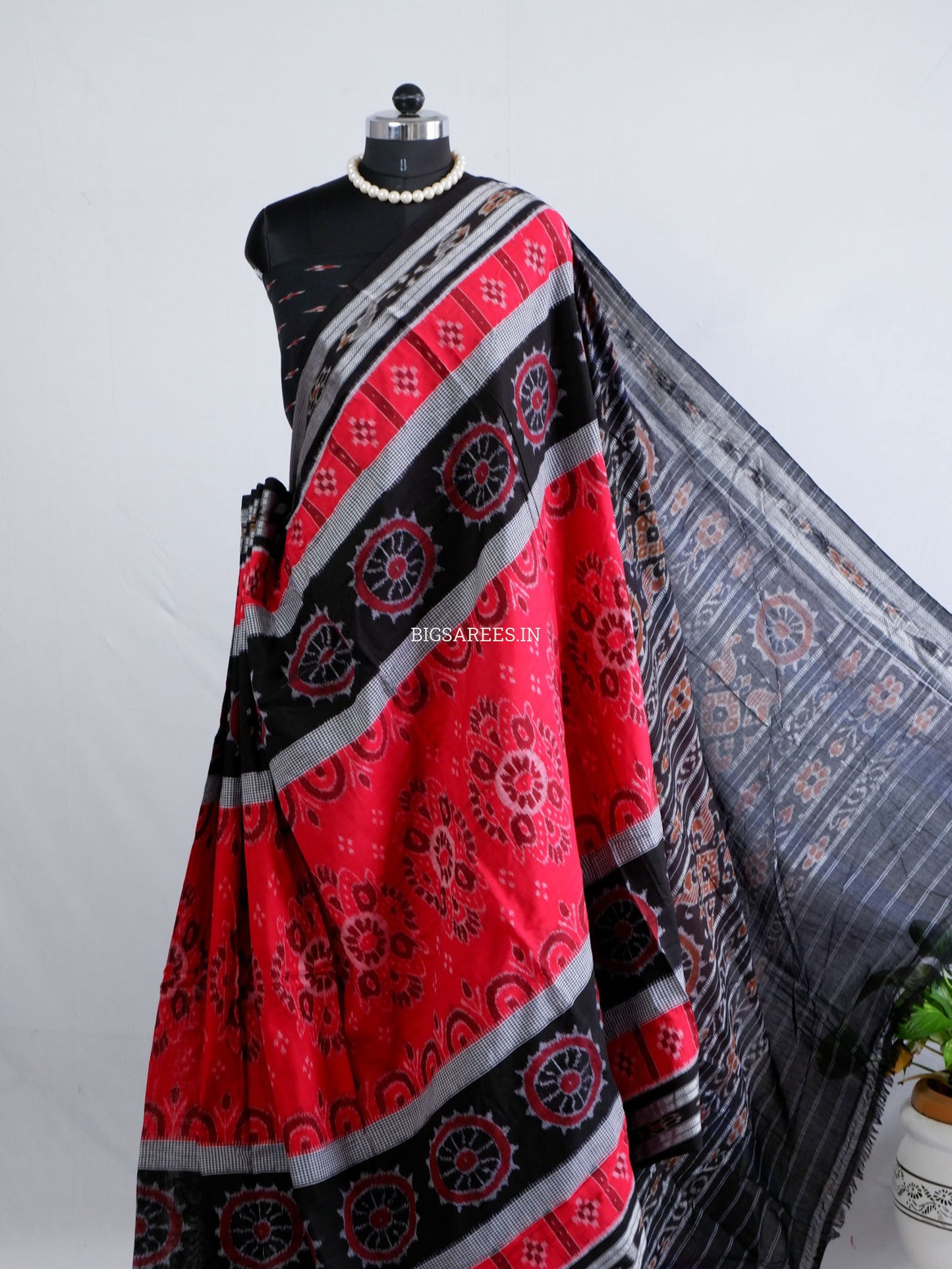 Sambalpuri Ikat Handwoven Saree | Cotton | Red/Black