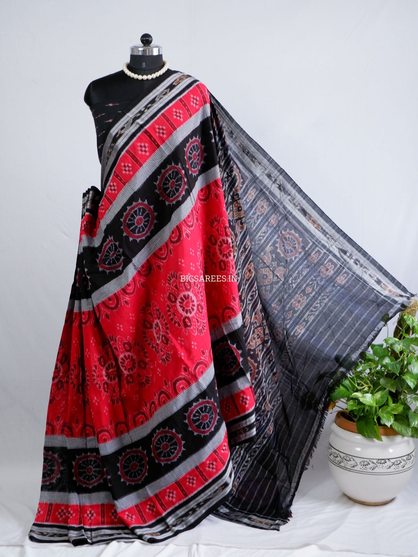 Sambalpuri Ikat Handwoven Saree | Cotton | Red/Black