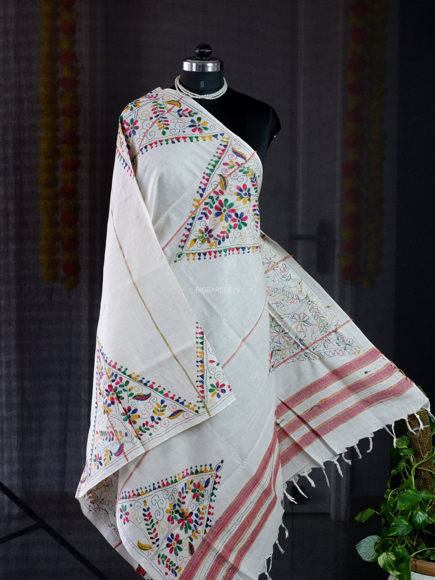 Hand Embroidered Kantha-Stitch Dupatta | Pure Khesh Cotton | White
