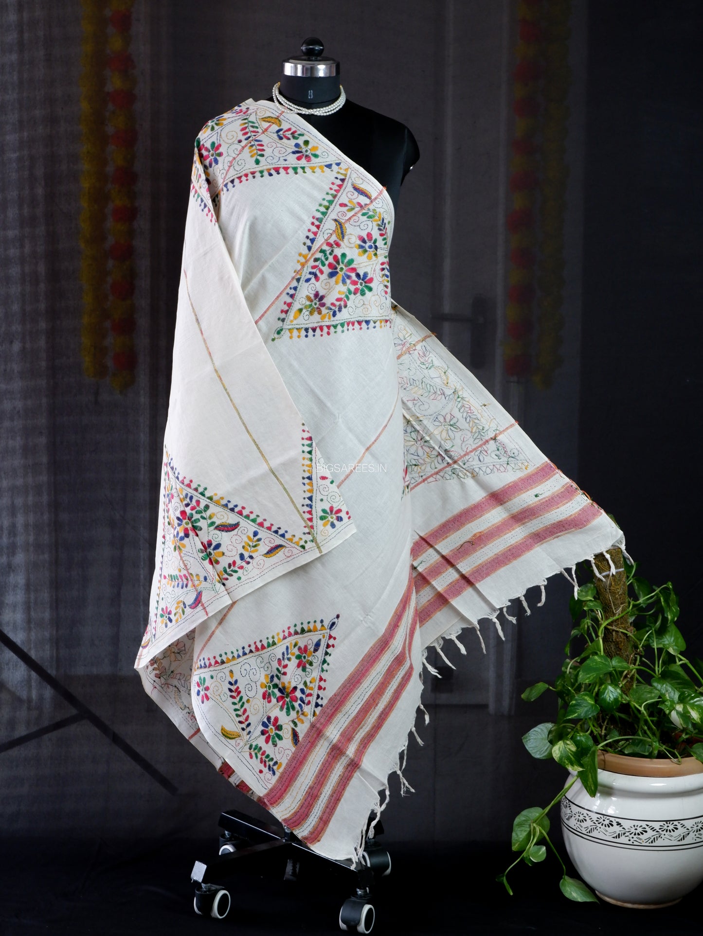 Hand Embroidered Kantha-Stitch Dupatta | Pure Khesh Cotton | White