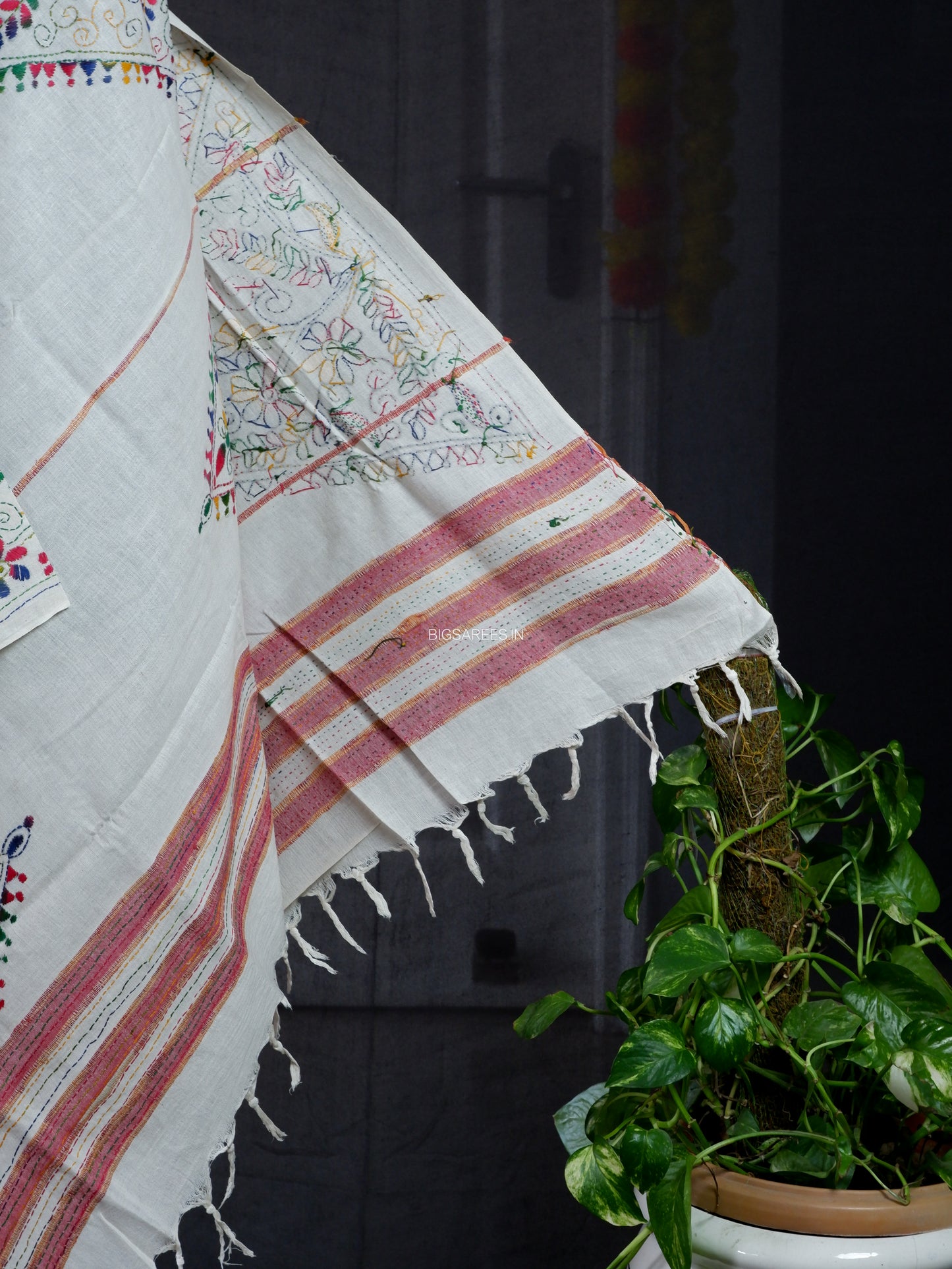 Hand Embroidered Kantha-Stitch Dupatta | Pure Khesh Cotton | White