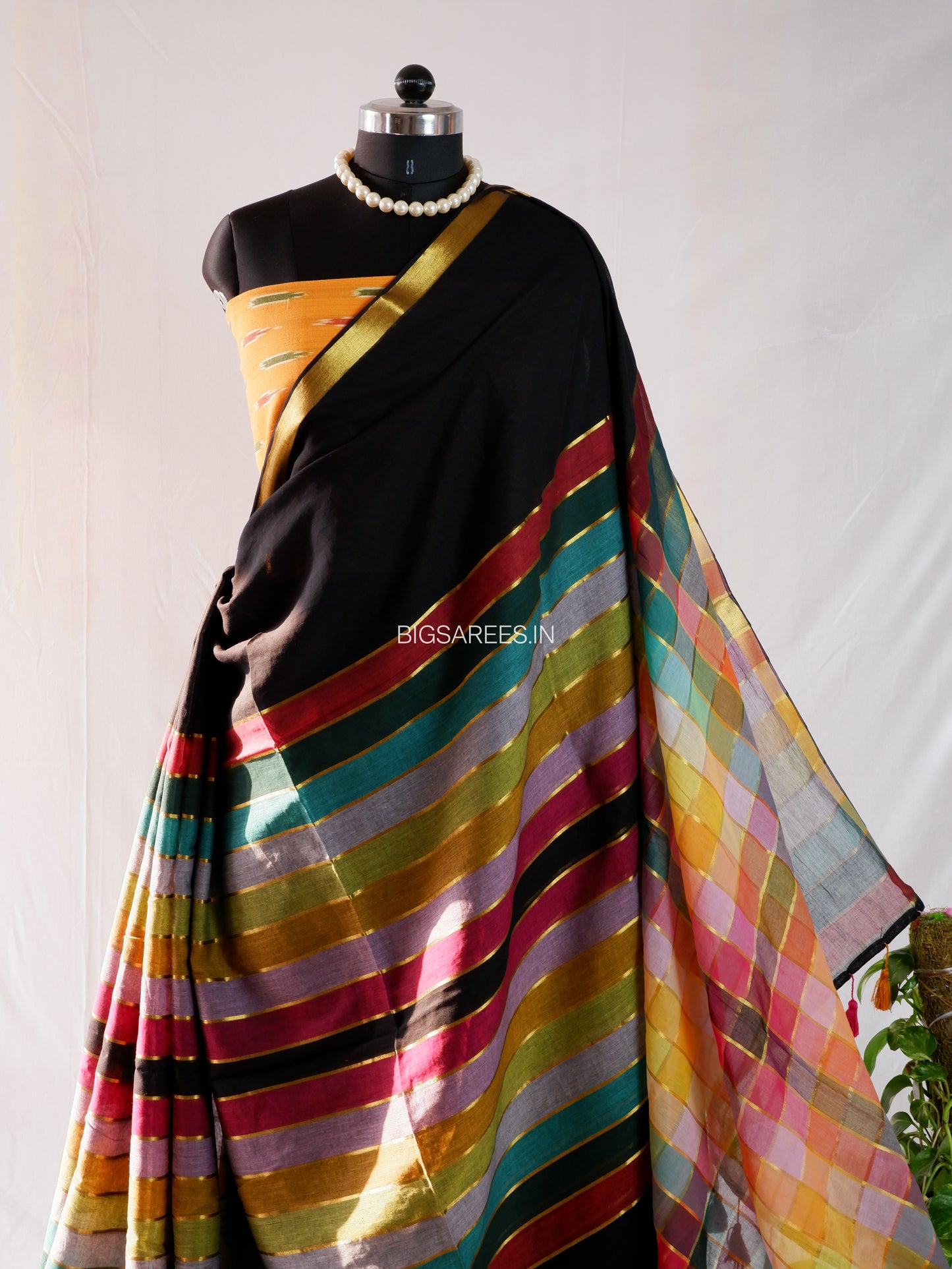 Checkered Mul Cotton Saree With Ikat Blouse | Lightweight | Black