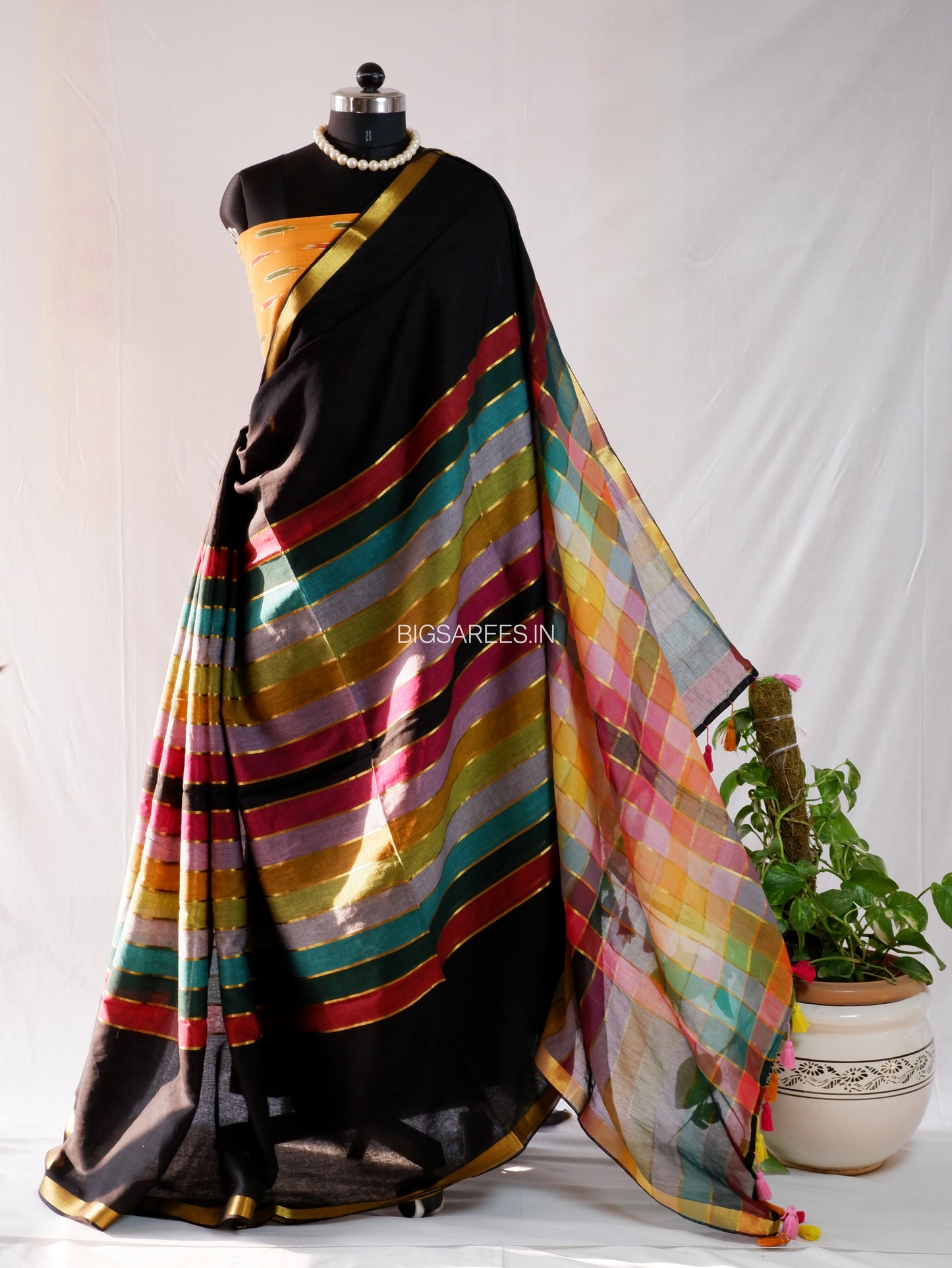 Checkered Mul Cotton Saree With Ikat Blouse | Lightweight | Black