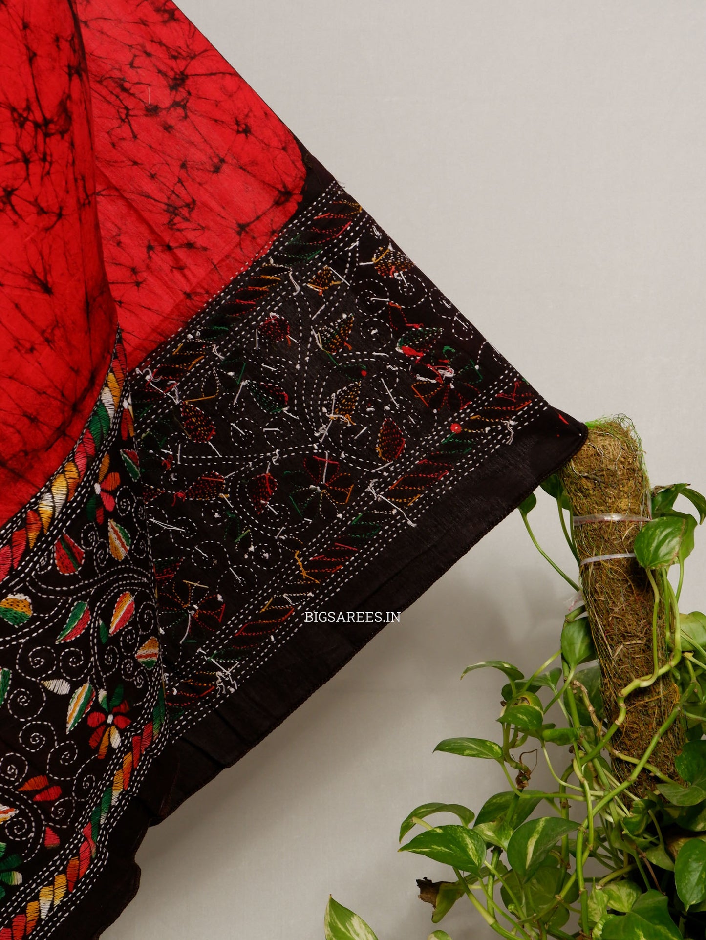 Hand Batik & Kantha Embroidered Dupatta | Cotton | Red/black
