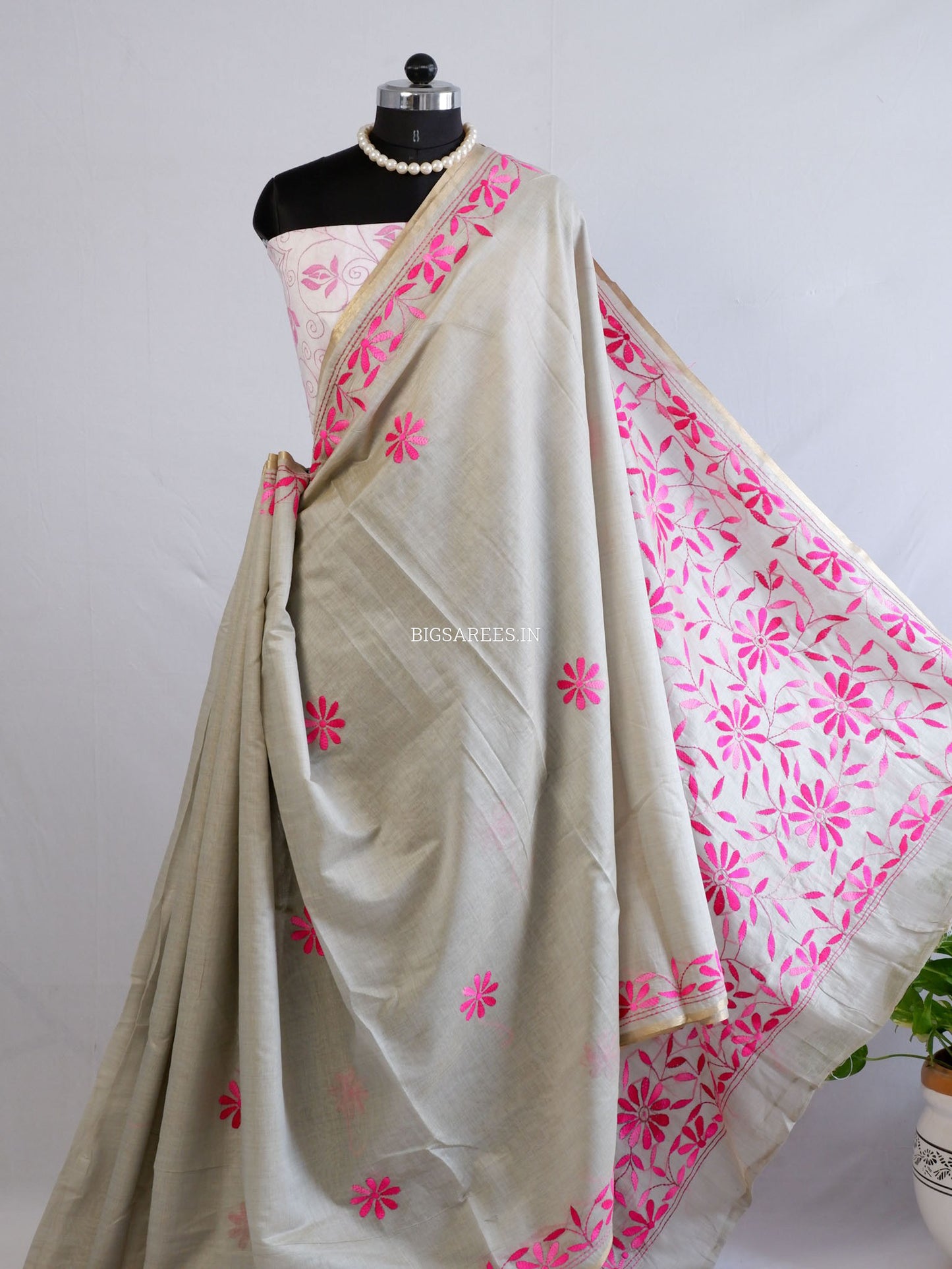 Kantha Stitch Semi Tussar with Blouse | Hand-Embroidered | Dark Beige