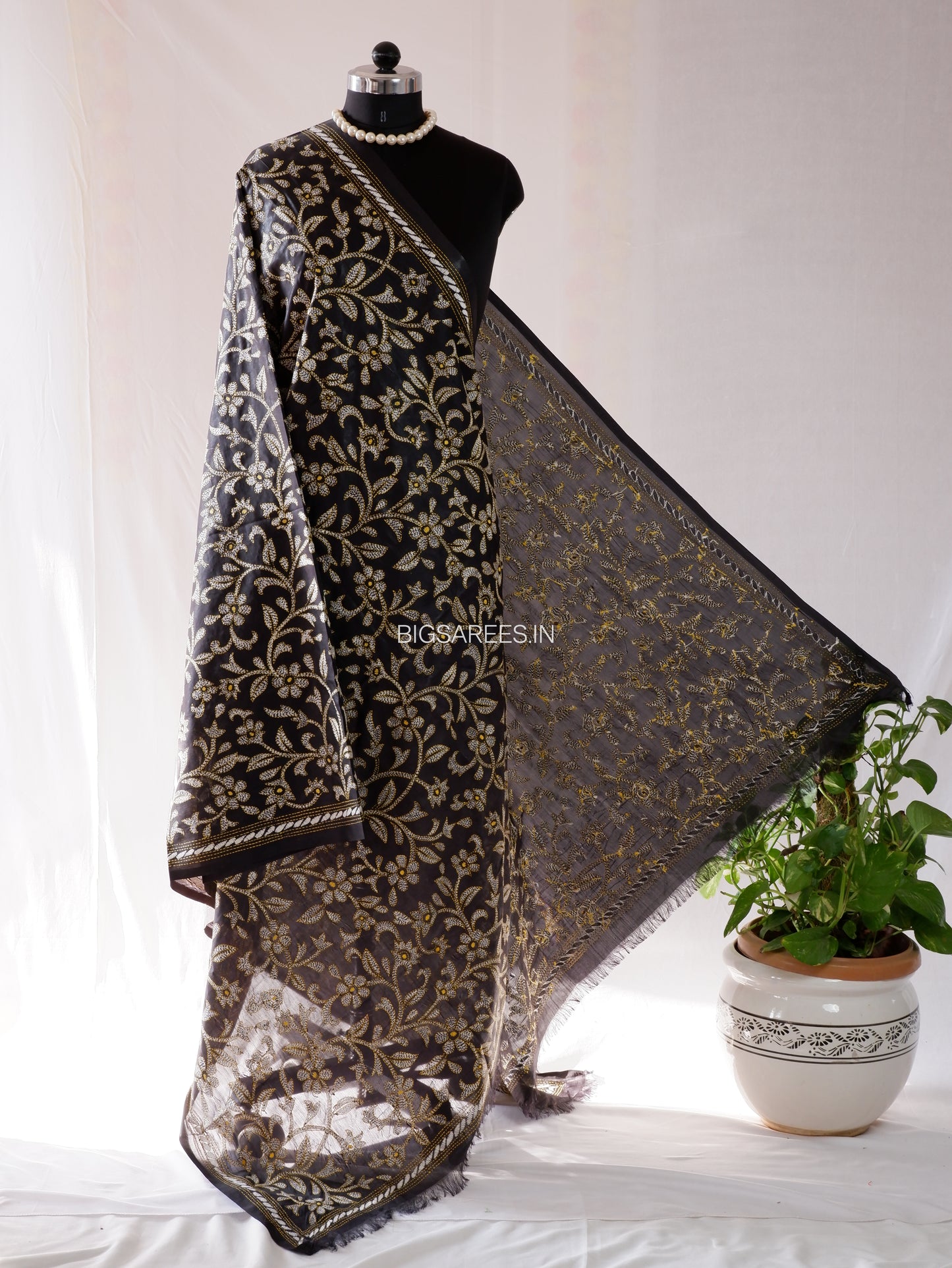 Kantha Hand-Embroidered Dupatta | Blended Bangalore Silk | Full Work | Black