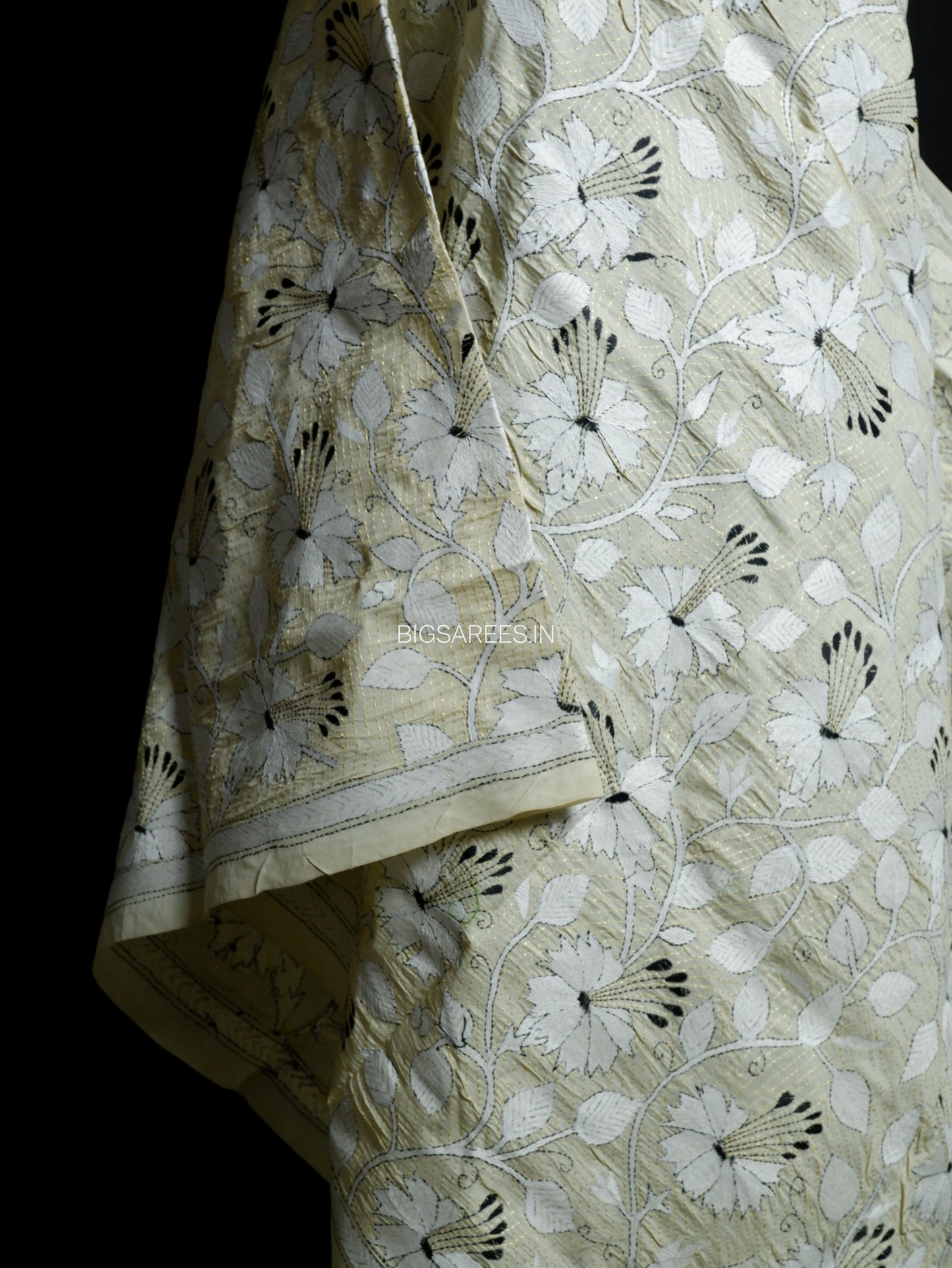 Nakshi Kantha Hand-Embroidered Dupatta | Silk | Off-White