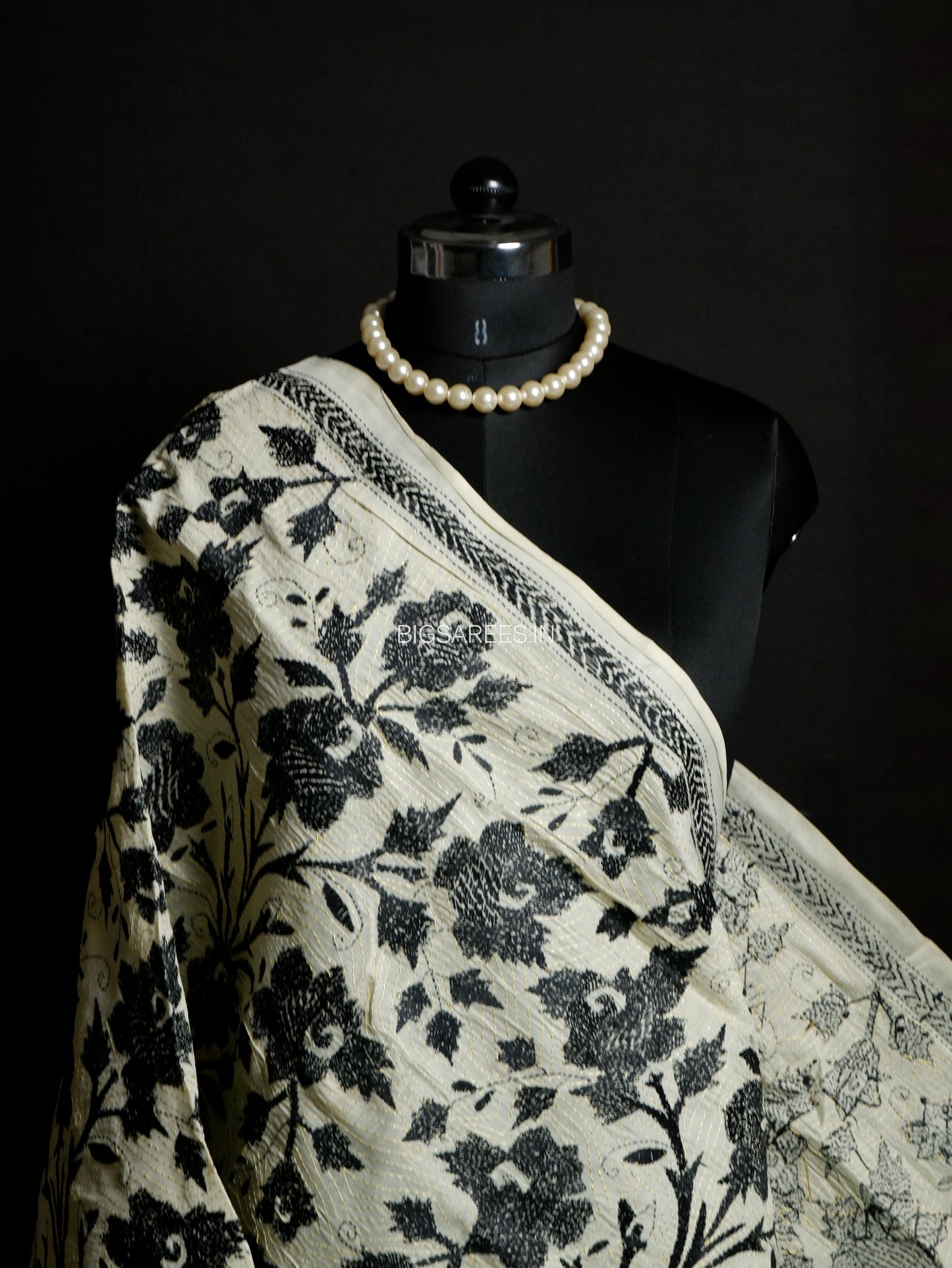 Nakshi Kantha Hand-Embroidered Dupatta | Silk | Off-White